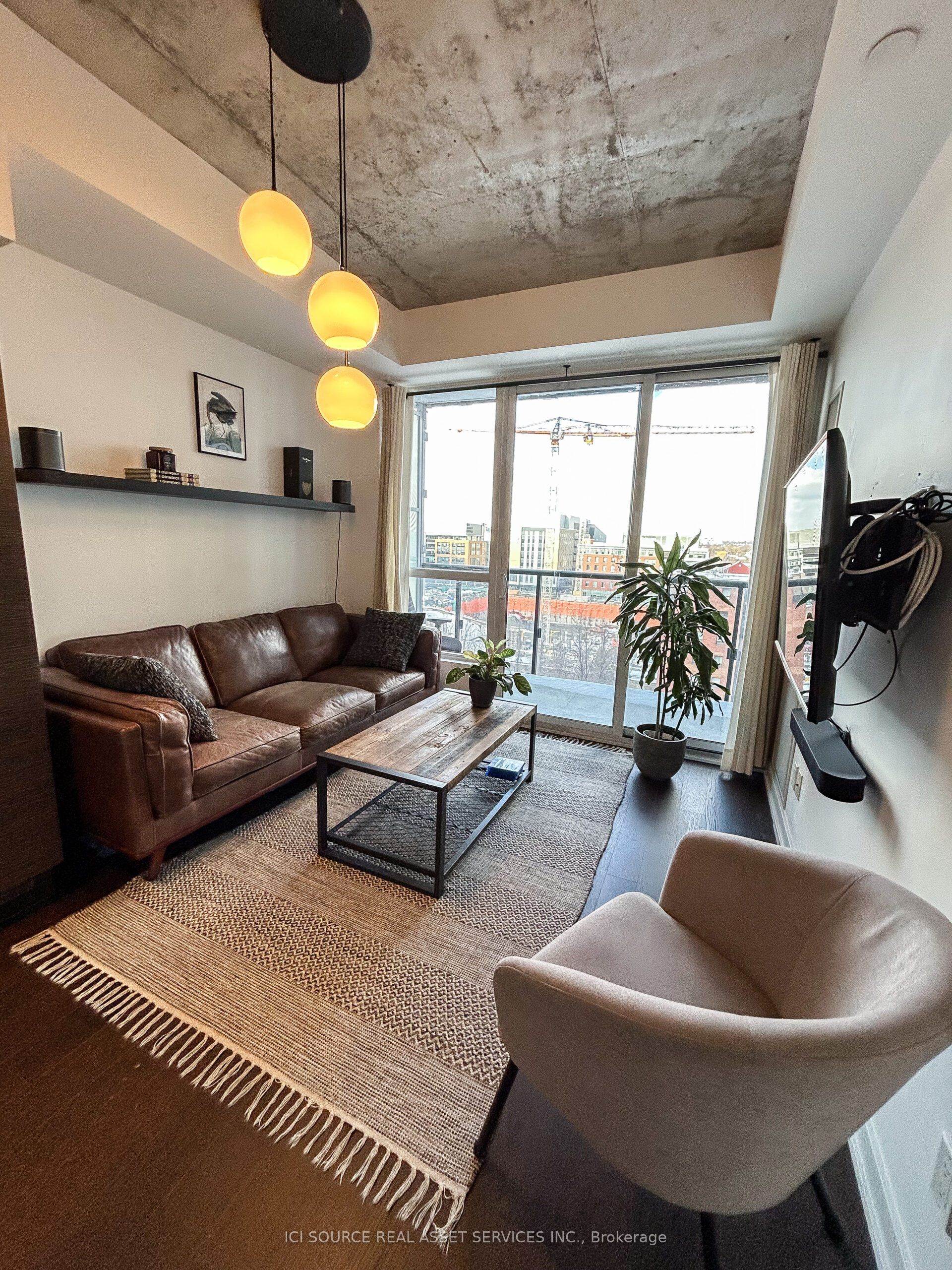 #936 - 1030 King Street Property Photo 2