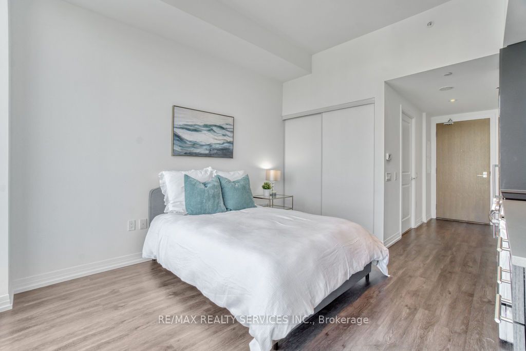 #1909 - 251 Jarvis Street Property Photo 3