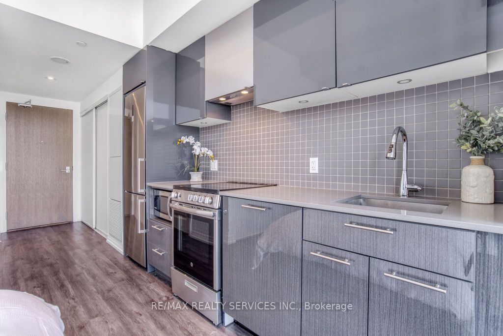 #1909 - 251 Jarvis Street Property Photo 4