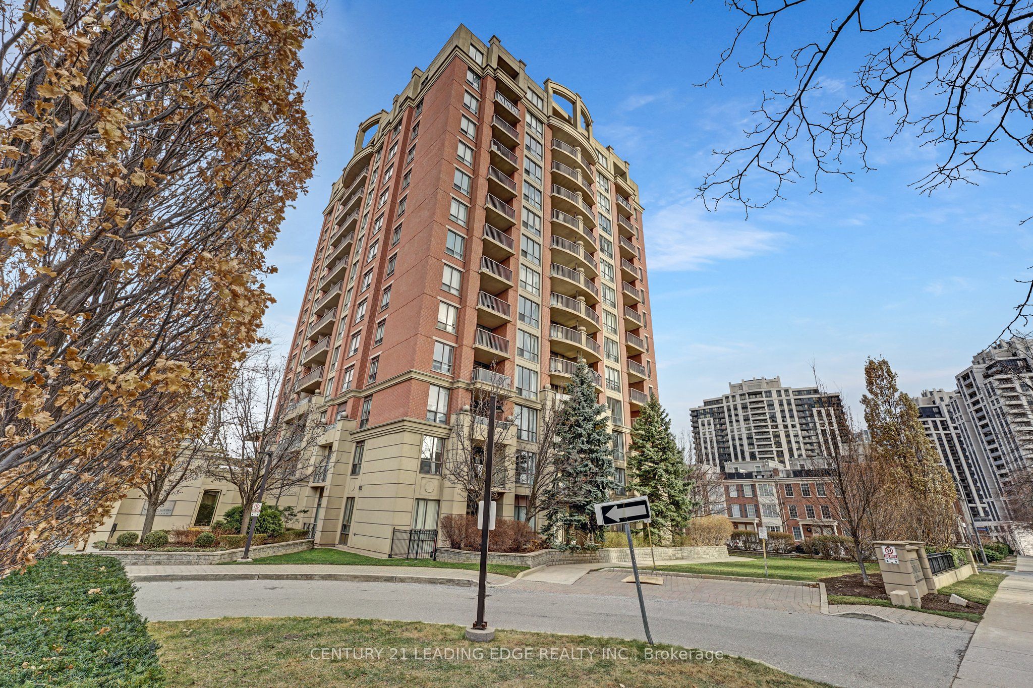 #905 - 55 Harrison Garden Boulevard Property Photo 1