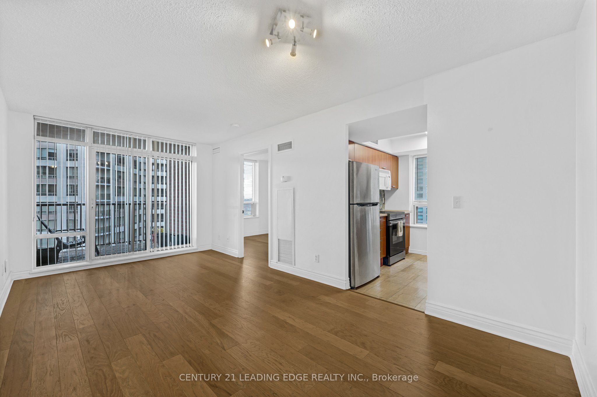 #905 - 55 Harrison Garden Boulevard Property Photo 12