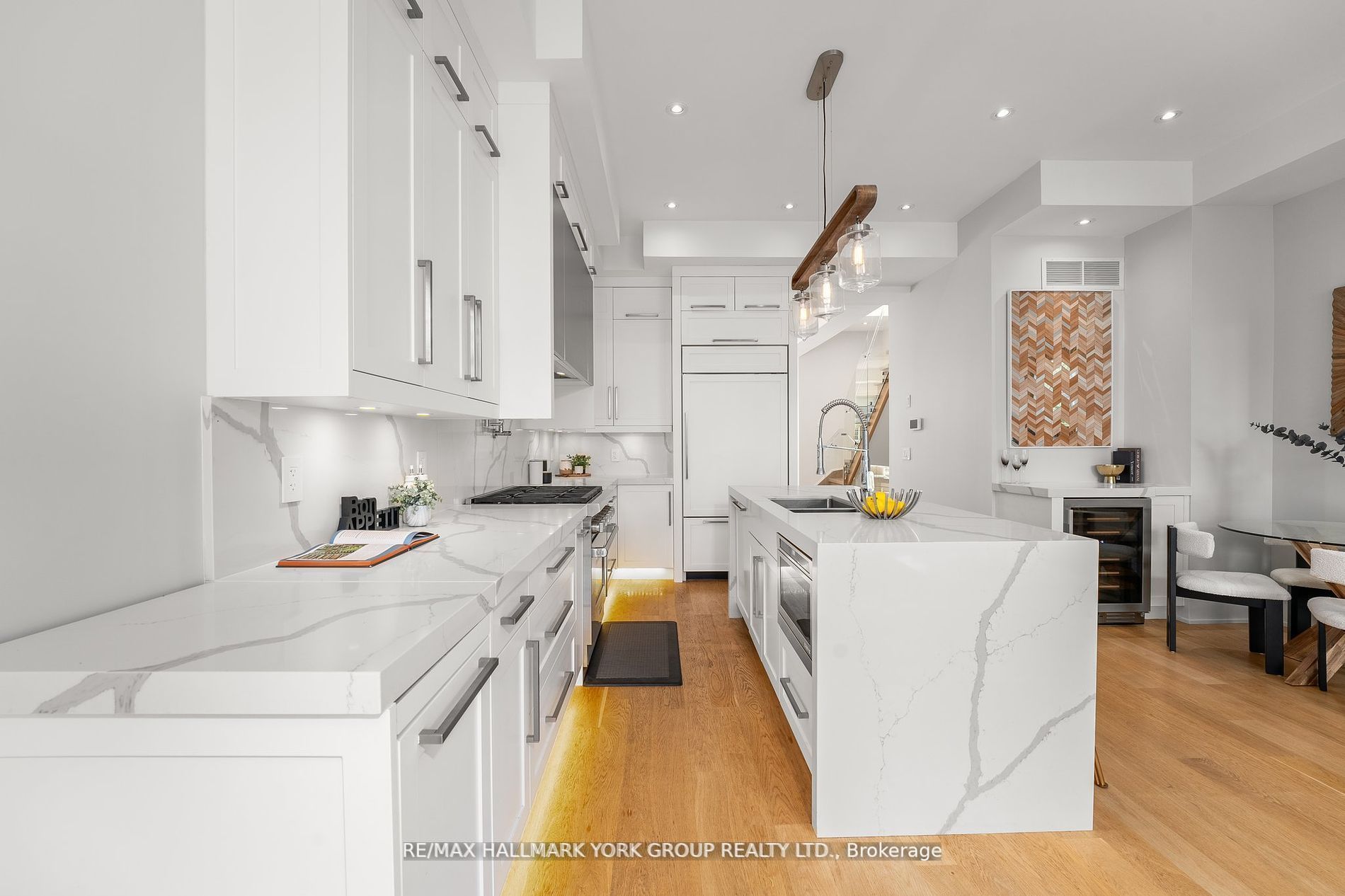 100 Roe Avenue Property Photo 11