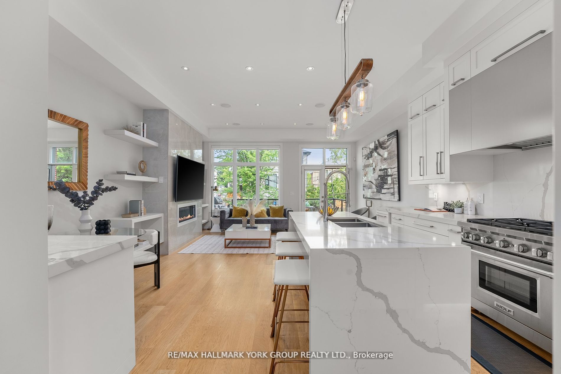 100 Roe Avenue Property Photo 12