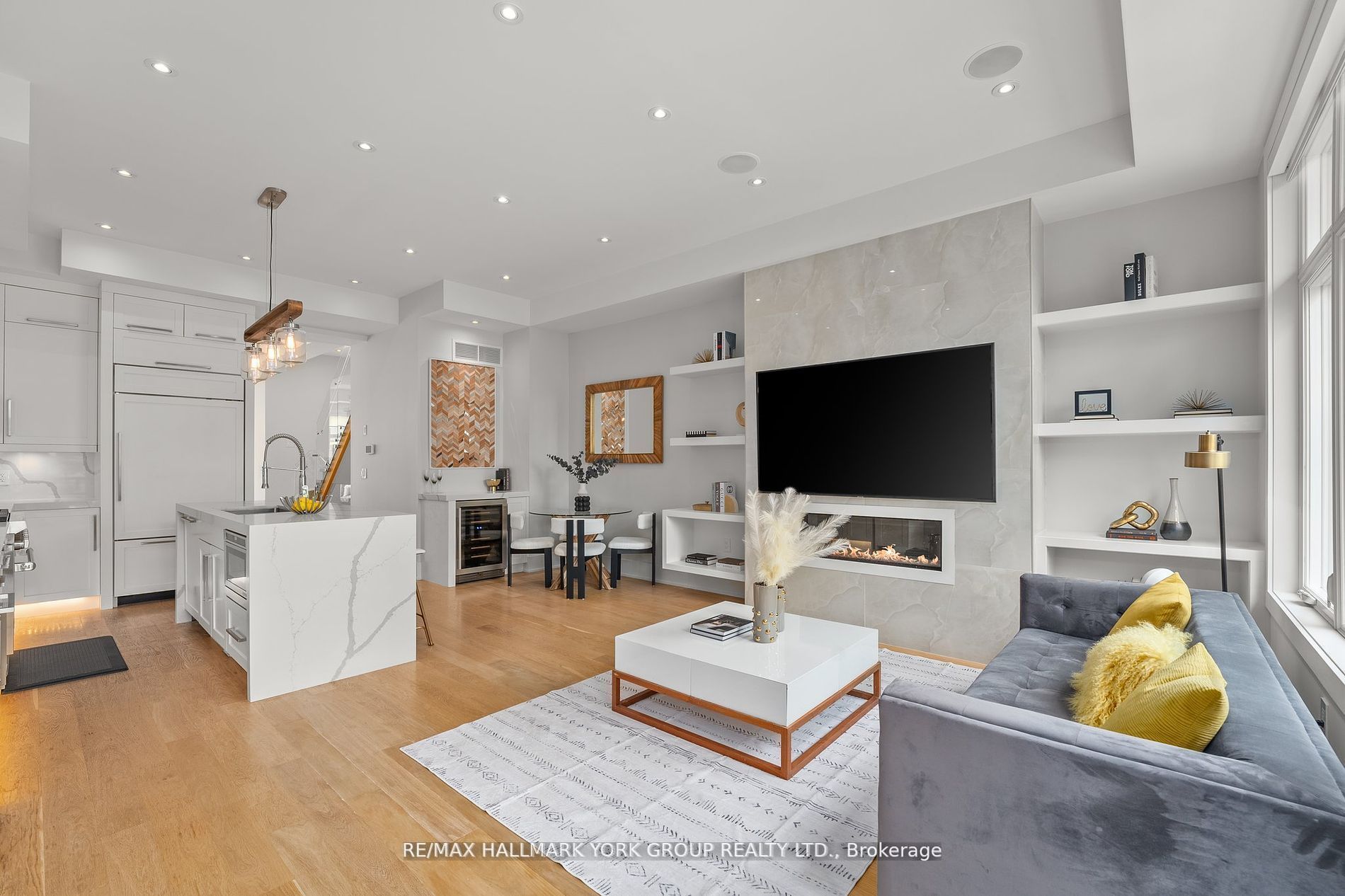 100 Roe Avenue Property Photo 13