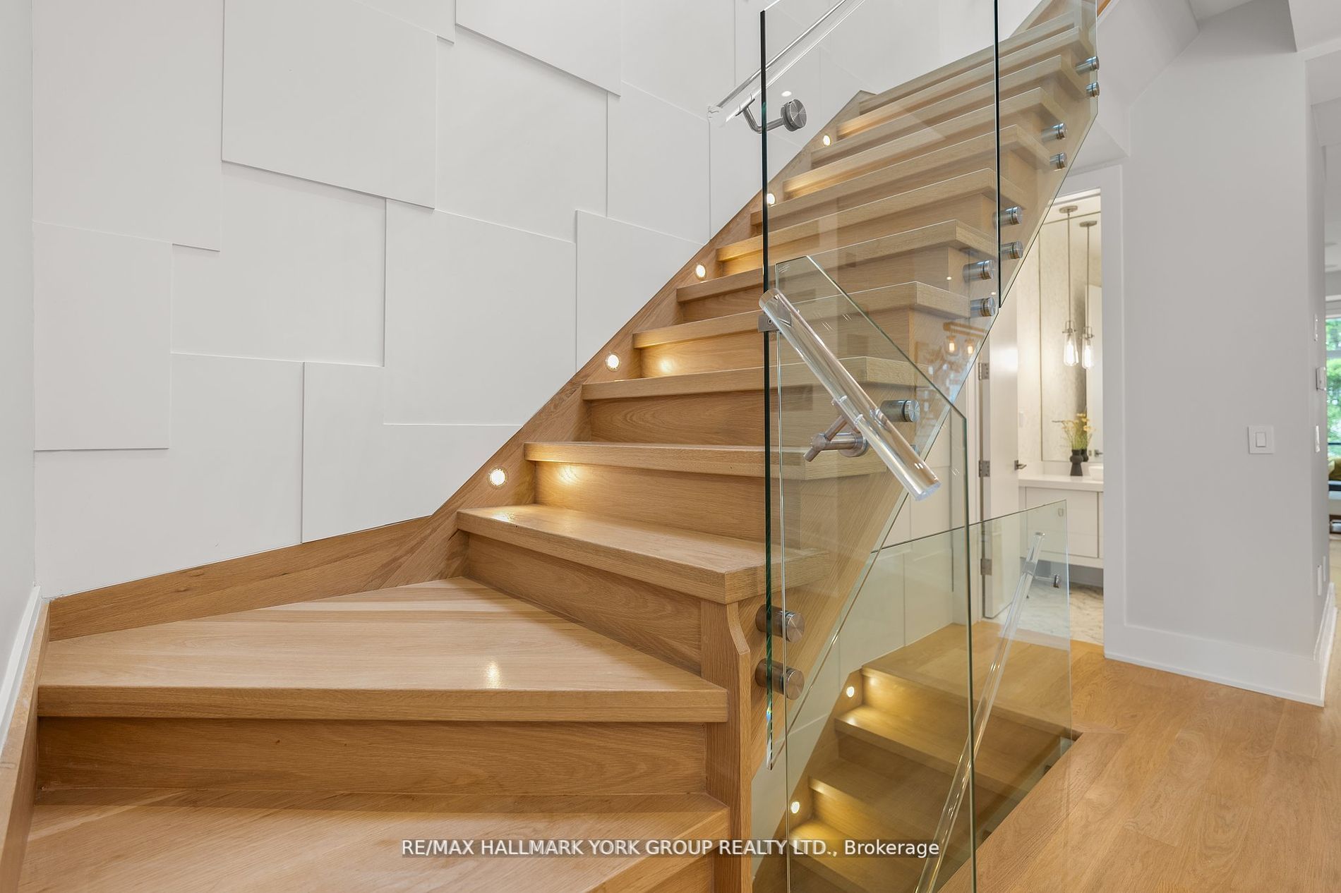 100 Roe Avenue Property Photo 17