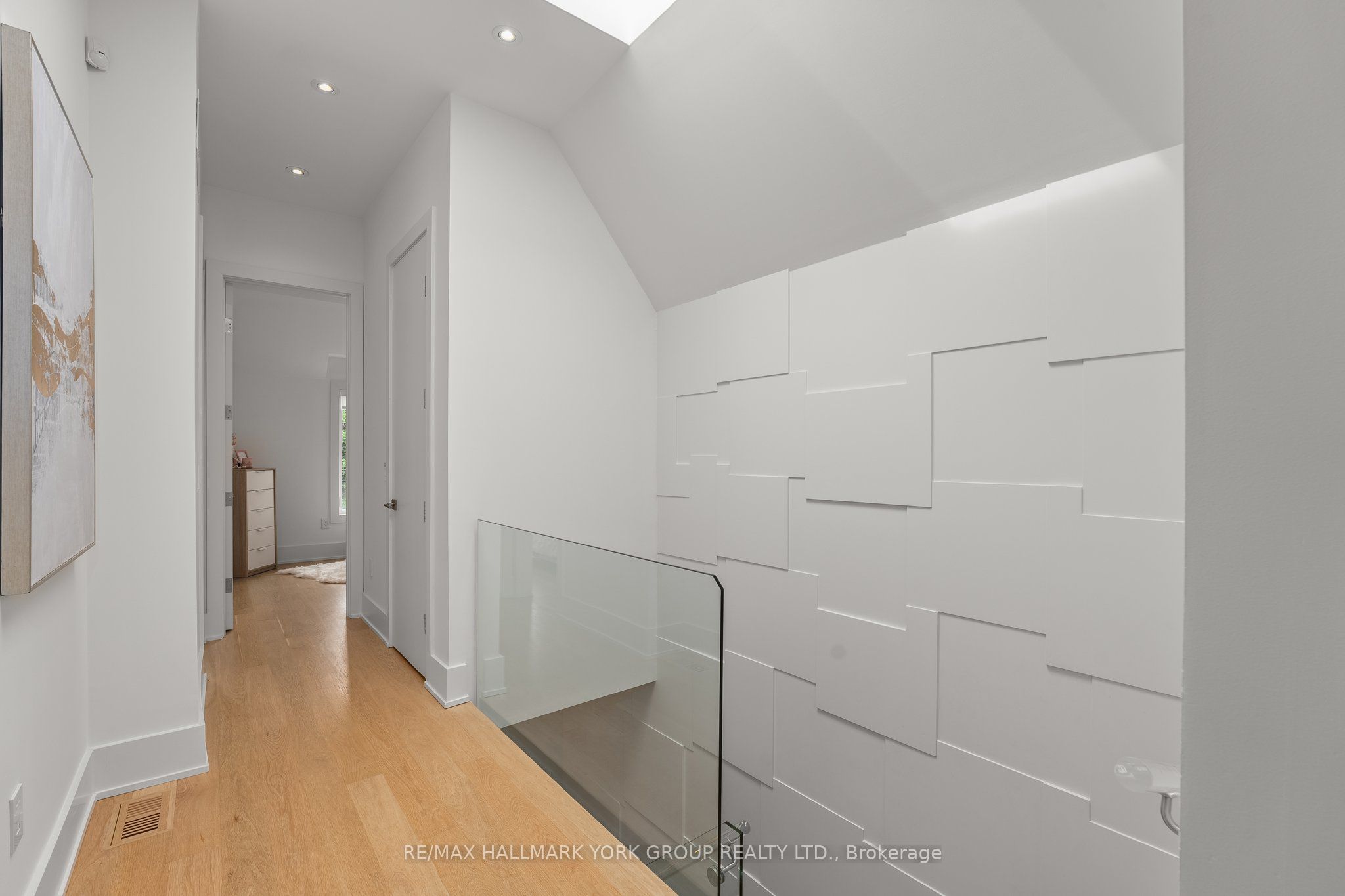 100 Roe Avenue Property Photo 18