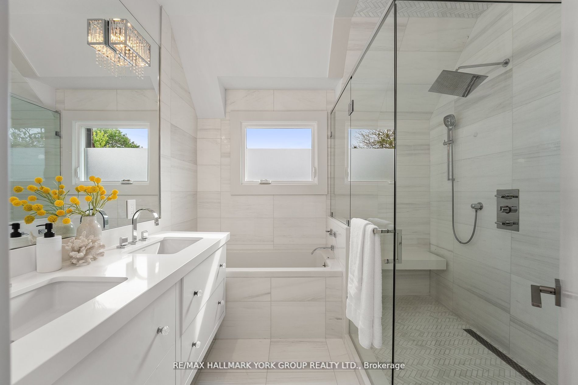 100 Roe Avenue Property Photo 22