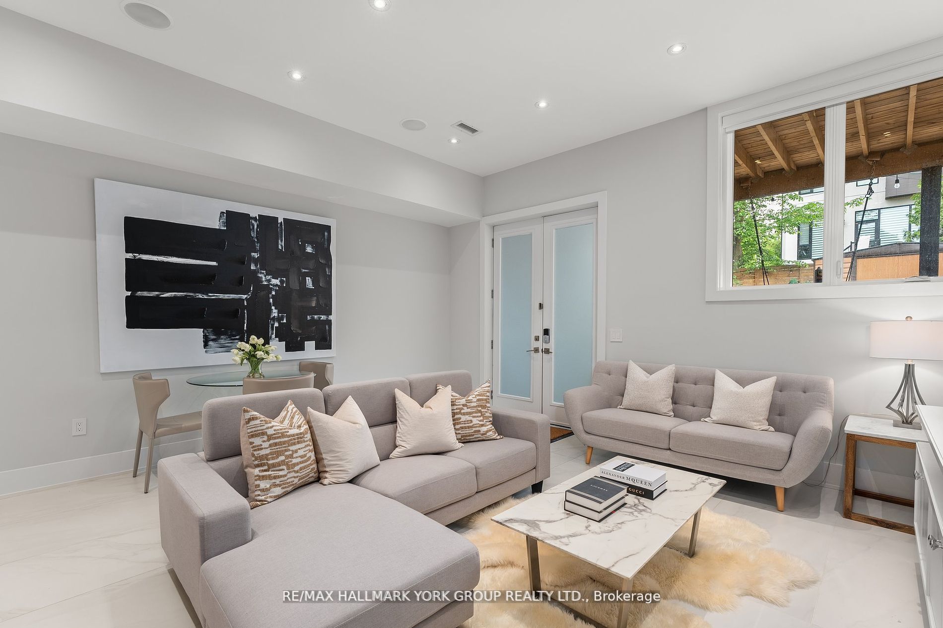 100 Roe Avenue Property Photo 32