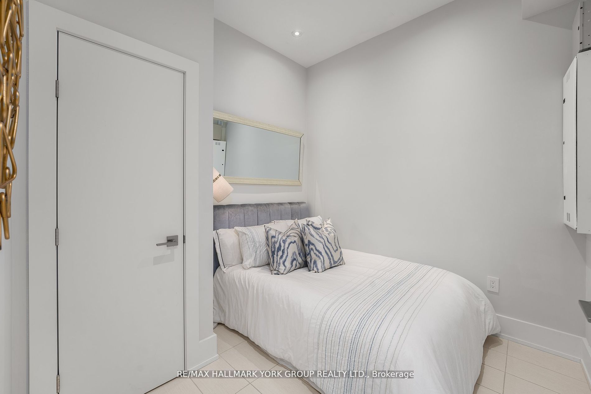 100 Roe Avenue Property Photo 35