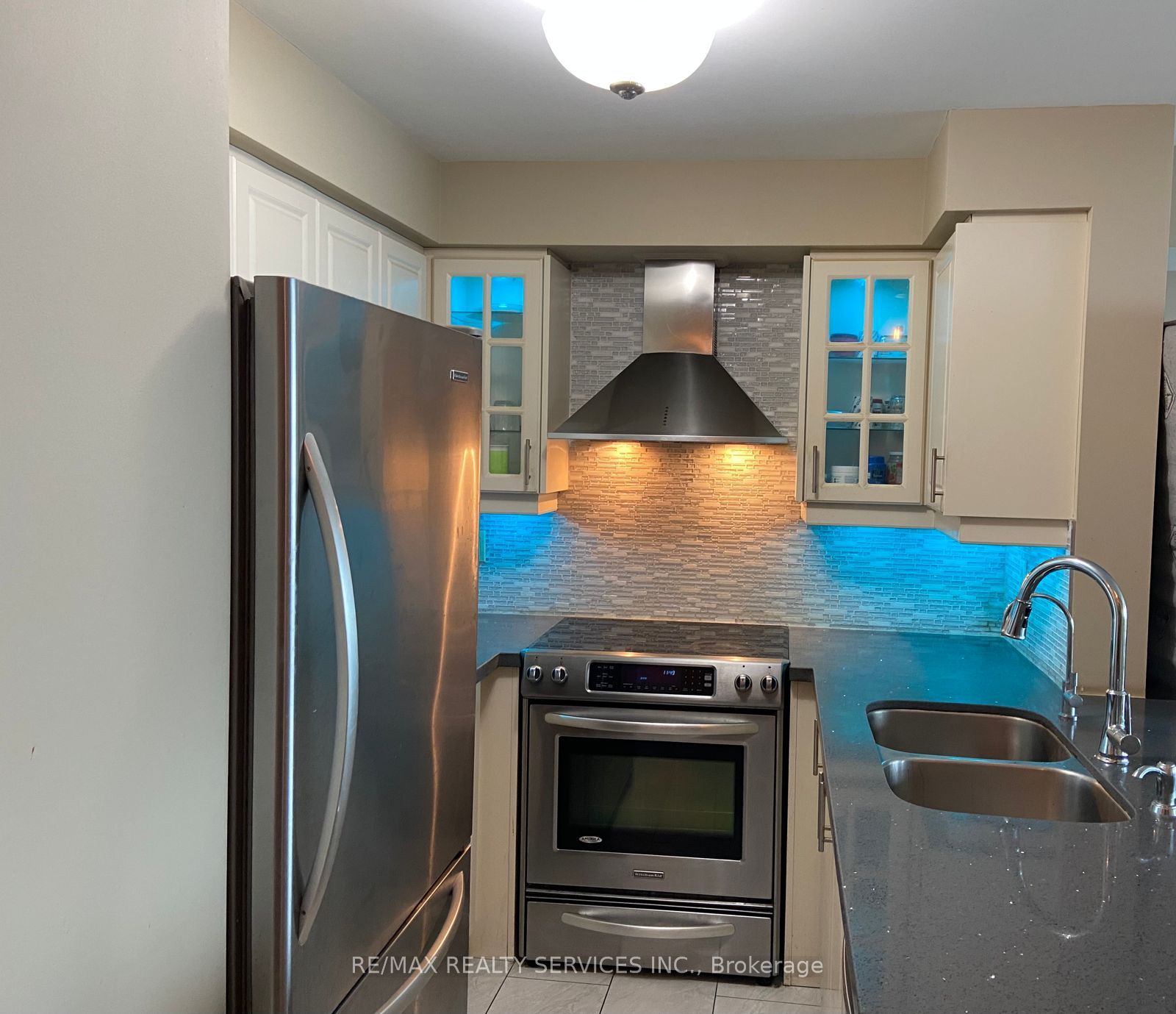 #2307 - 5500 Yonge Street Property Photo 2