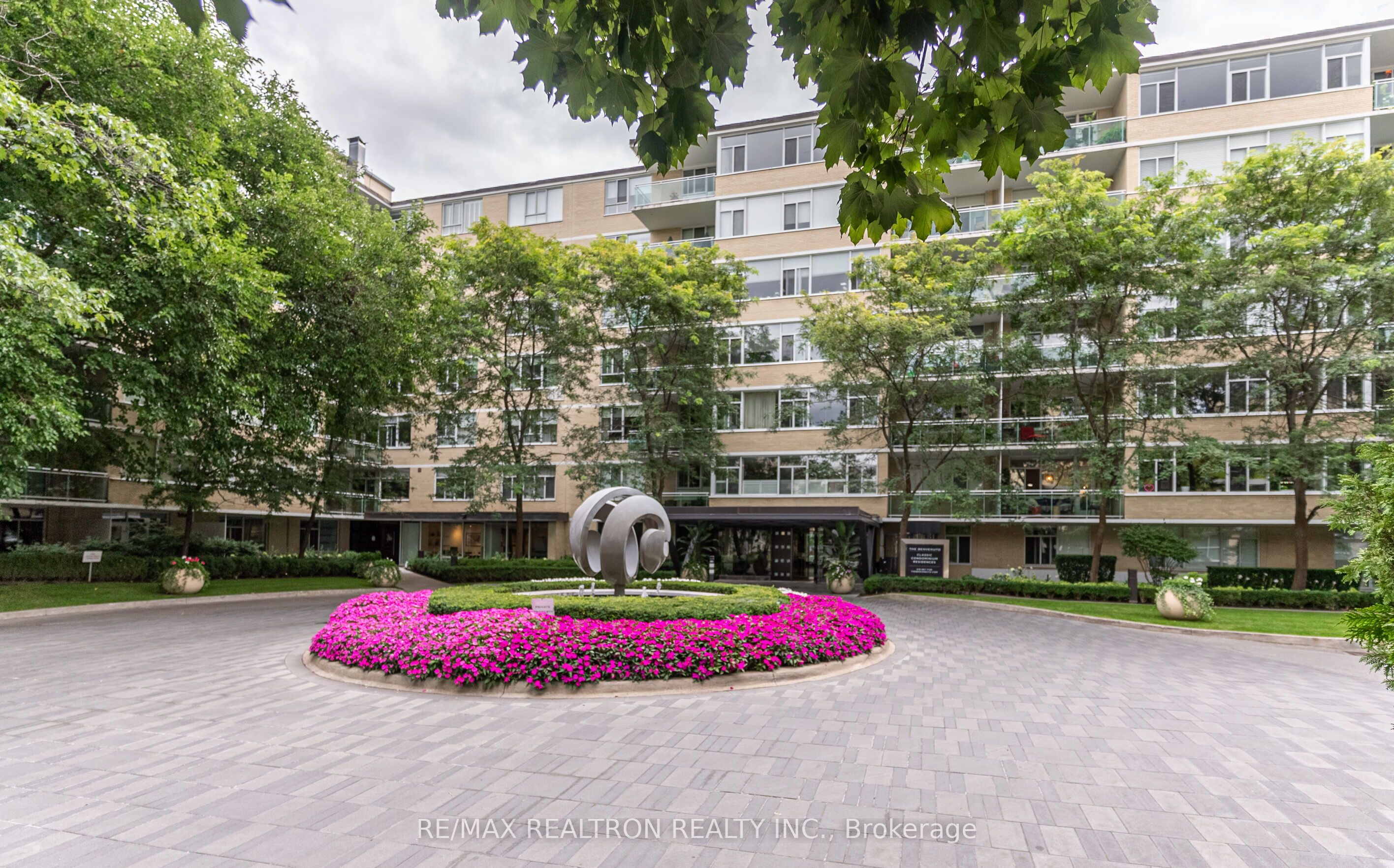 #224 - 1 Benvenuto Place Property Photo 2