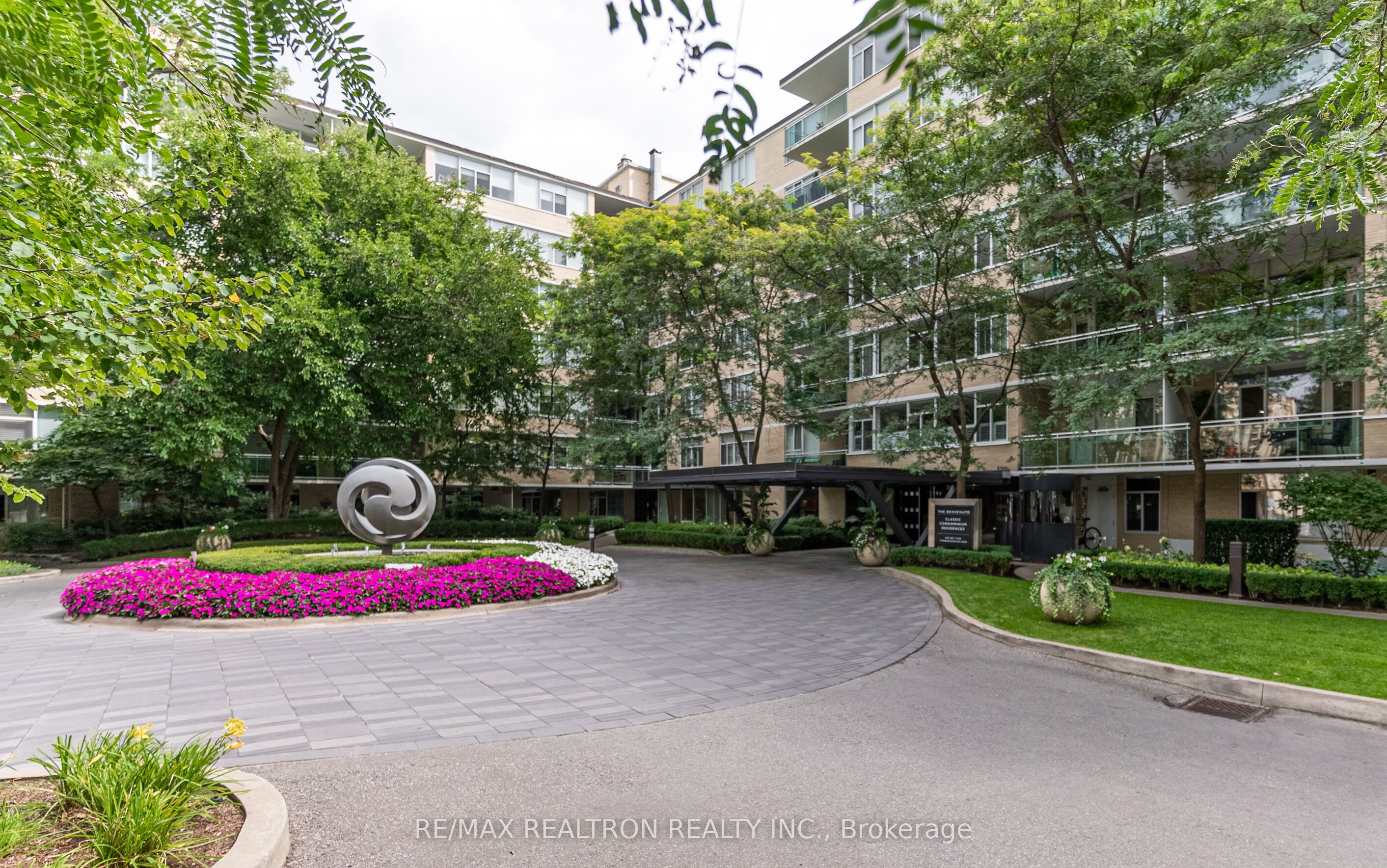 #224 - 1 Benvenuto Place Property Photo 3