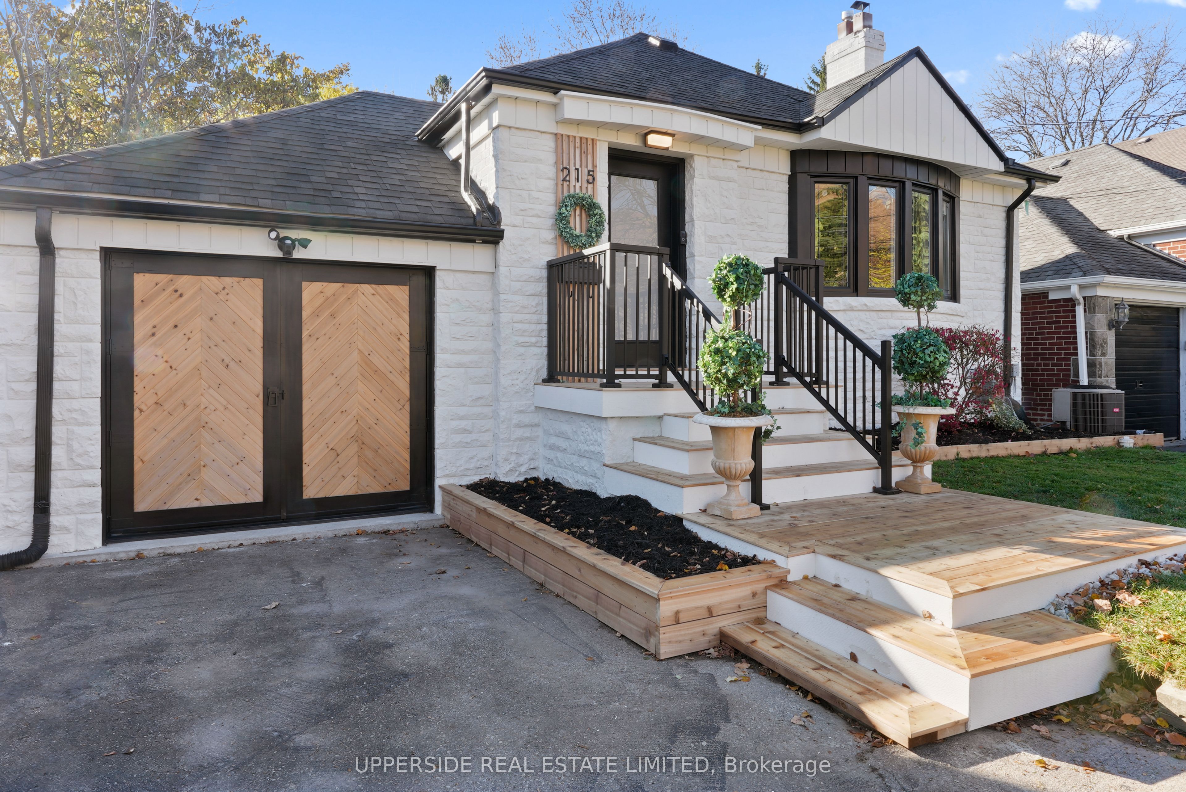 215 Ridley Boulevard Property Photo
