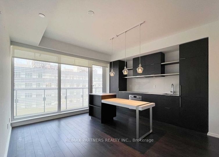 197 Yonge Street 1704 Property Photo 4