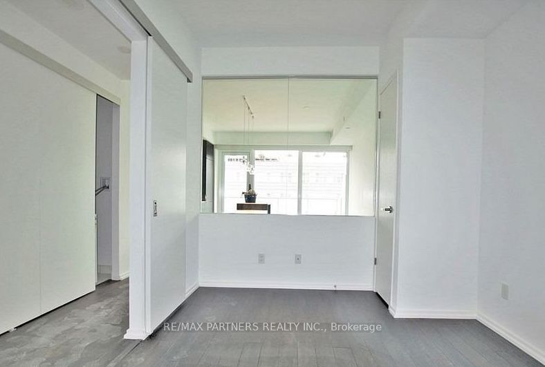197 Yonge Street 1704 Property Photo 5