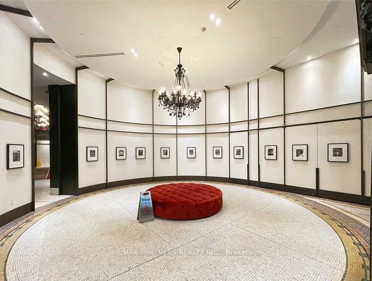 197 Yonge Street 1704 Property Photo 11