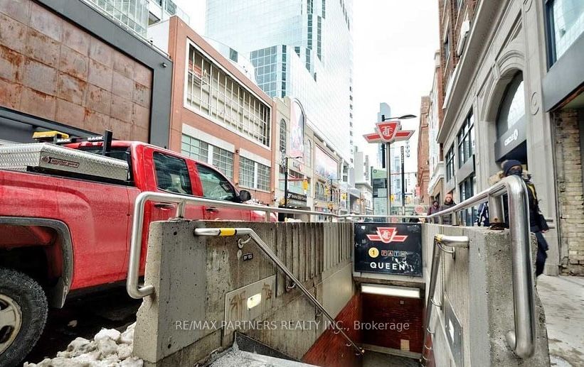 197 Yonge Street 1704 Property Photo 18