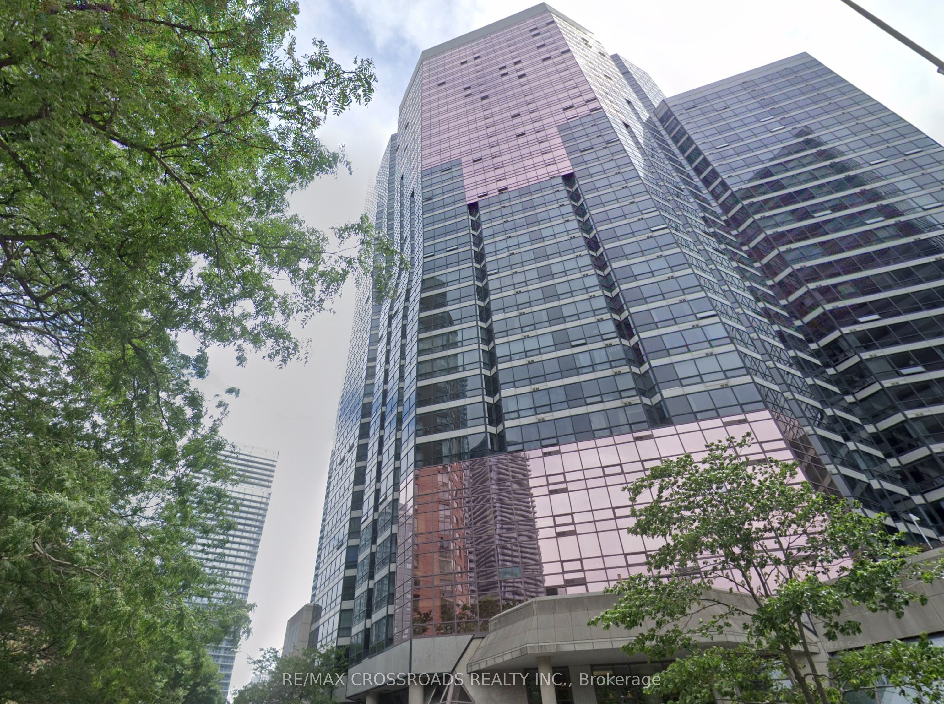 #Ph02 - 1001 Bay Street Property Photo 1