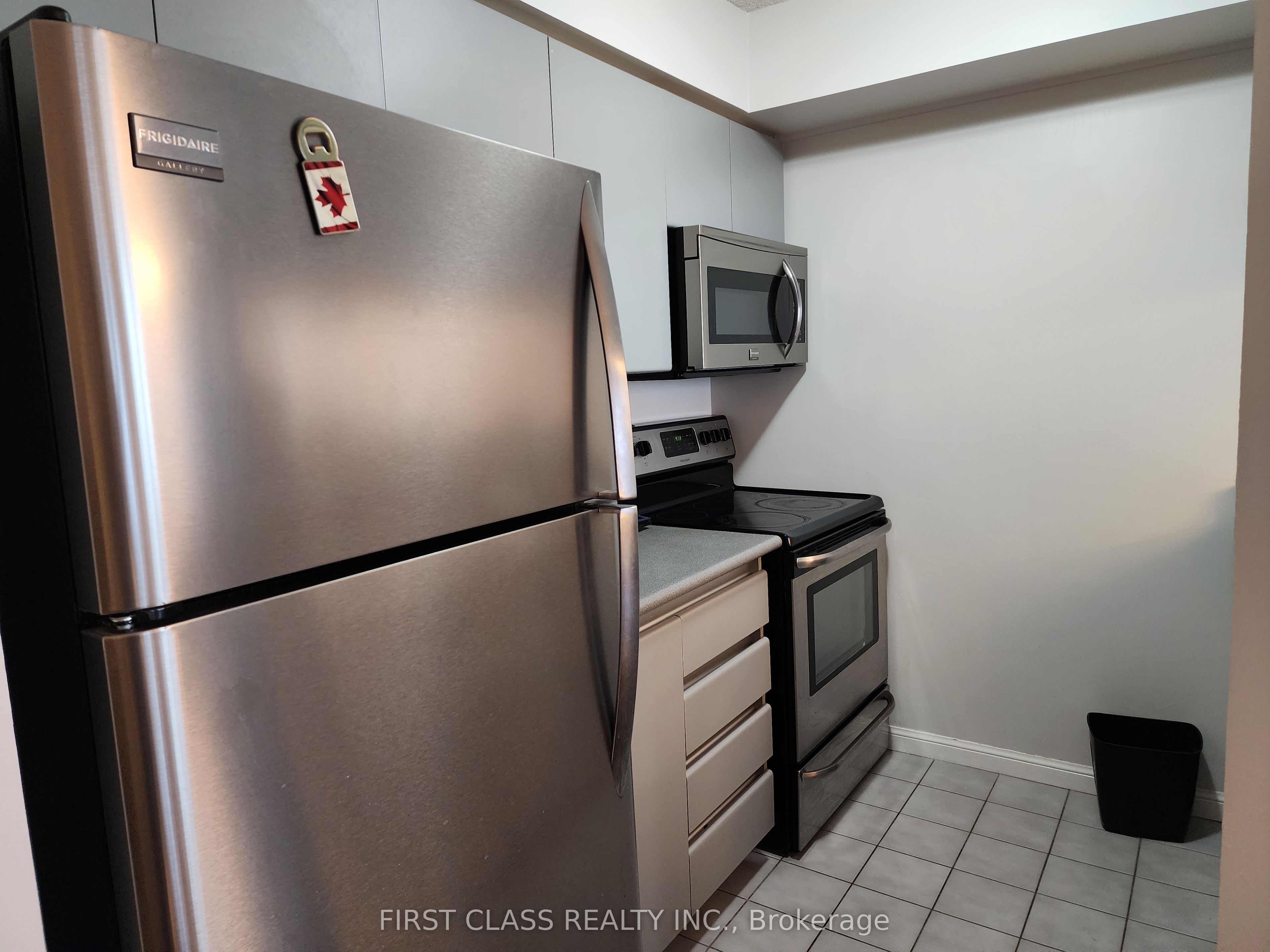 24 Wellesley Street W 1306 Property Photo 3