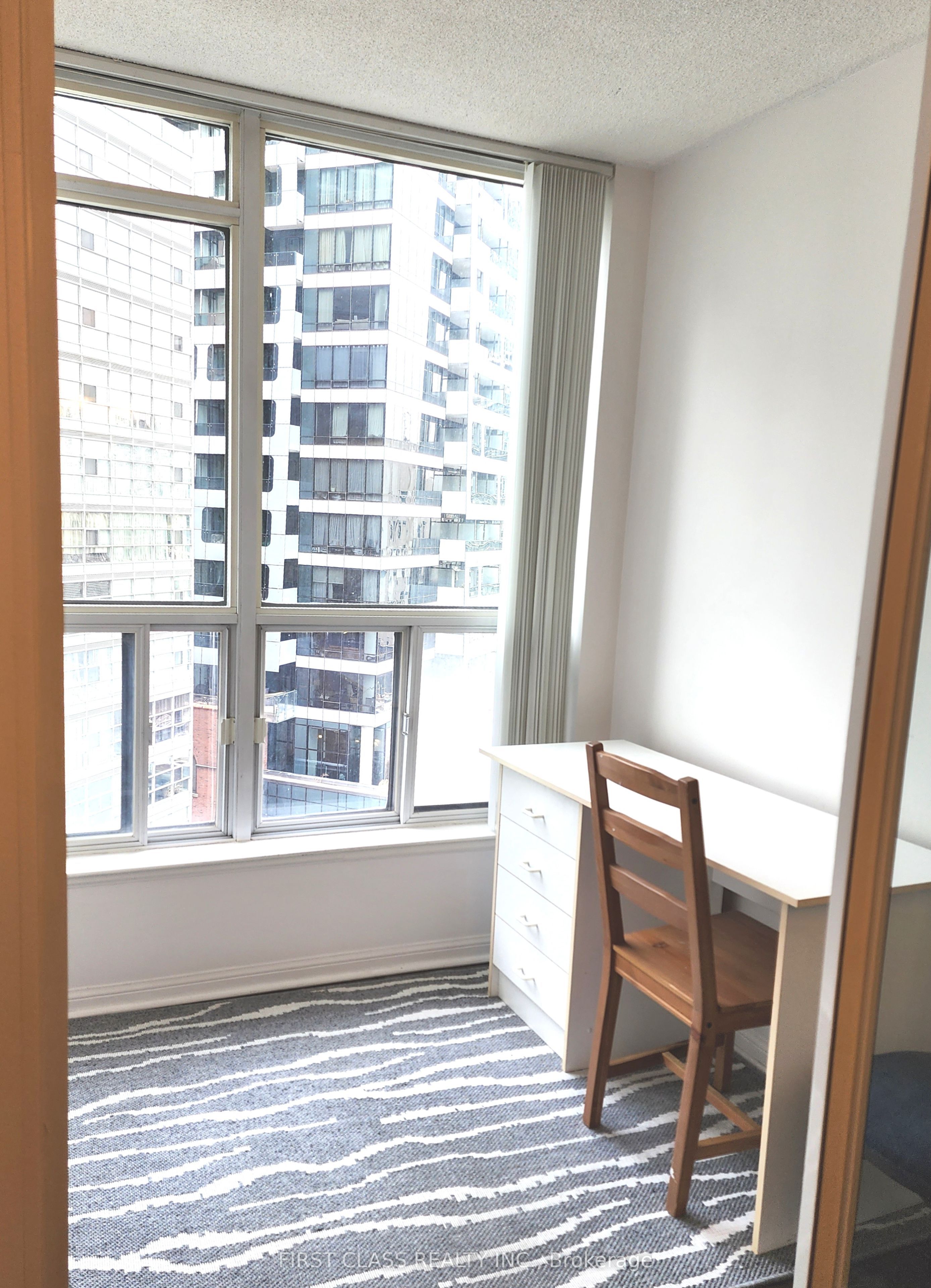 24 Wellesley Street W 1306 Property Photo 5