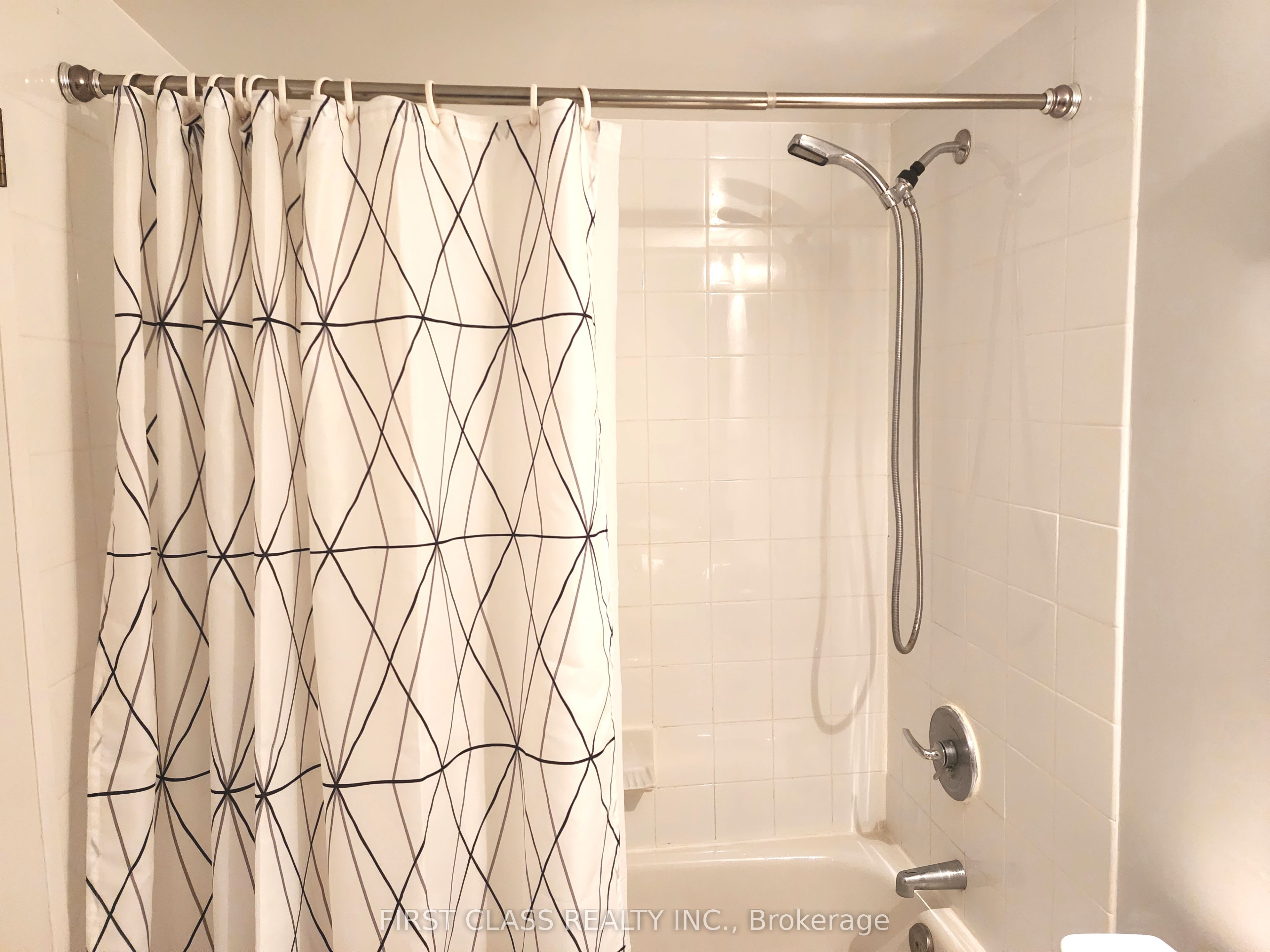 24 Wellesley Street W 1306 Property Photo 9