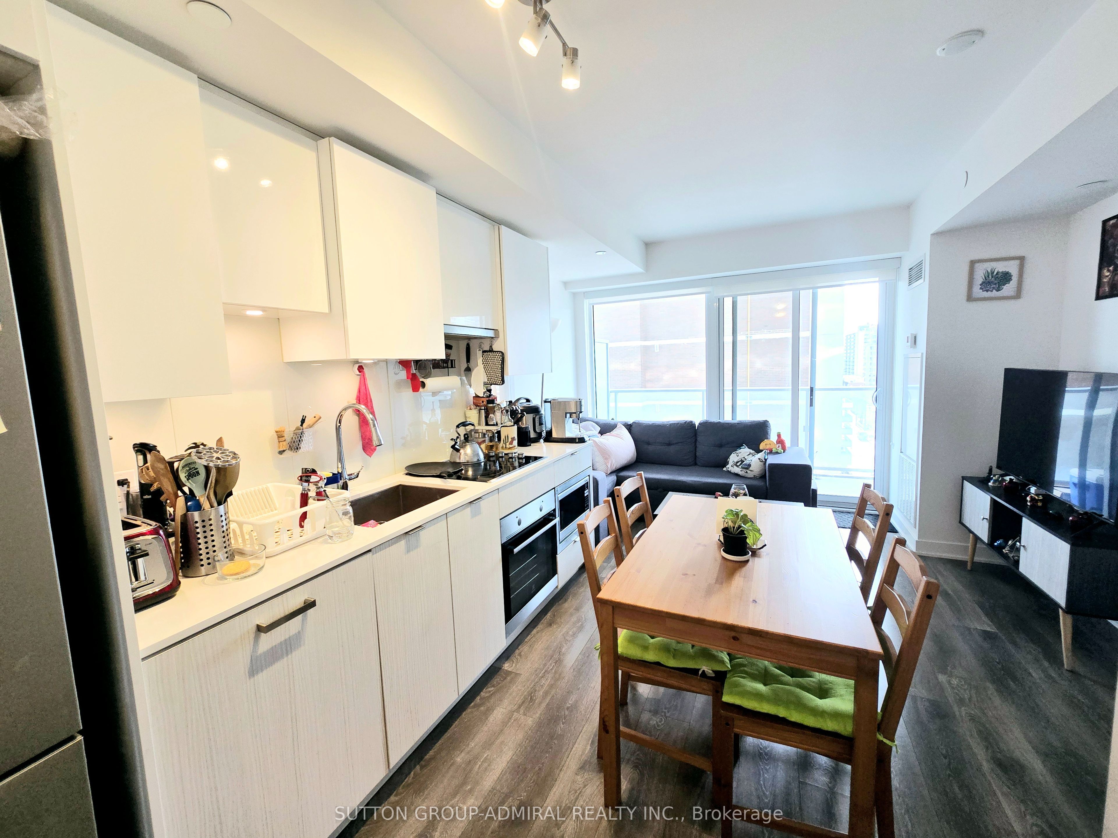 #1009 - 195 Redpath Avenue Property Photo 31