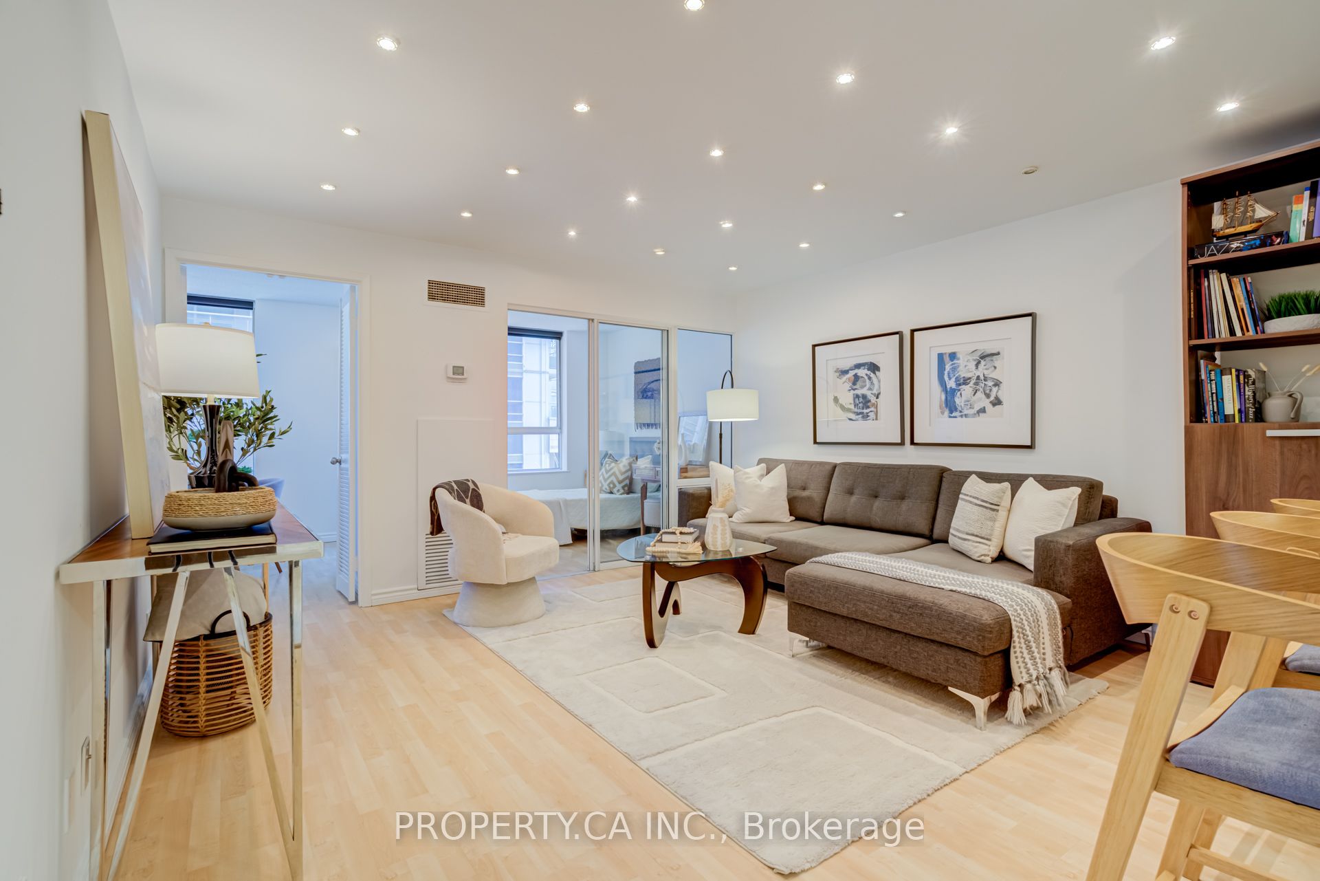 #509 - 717 Bay Street Property Photo 1