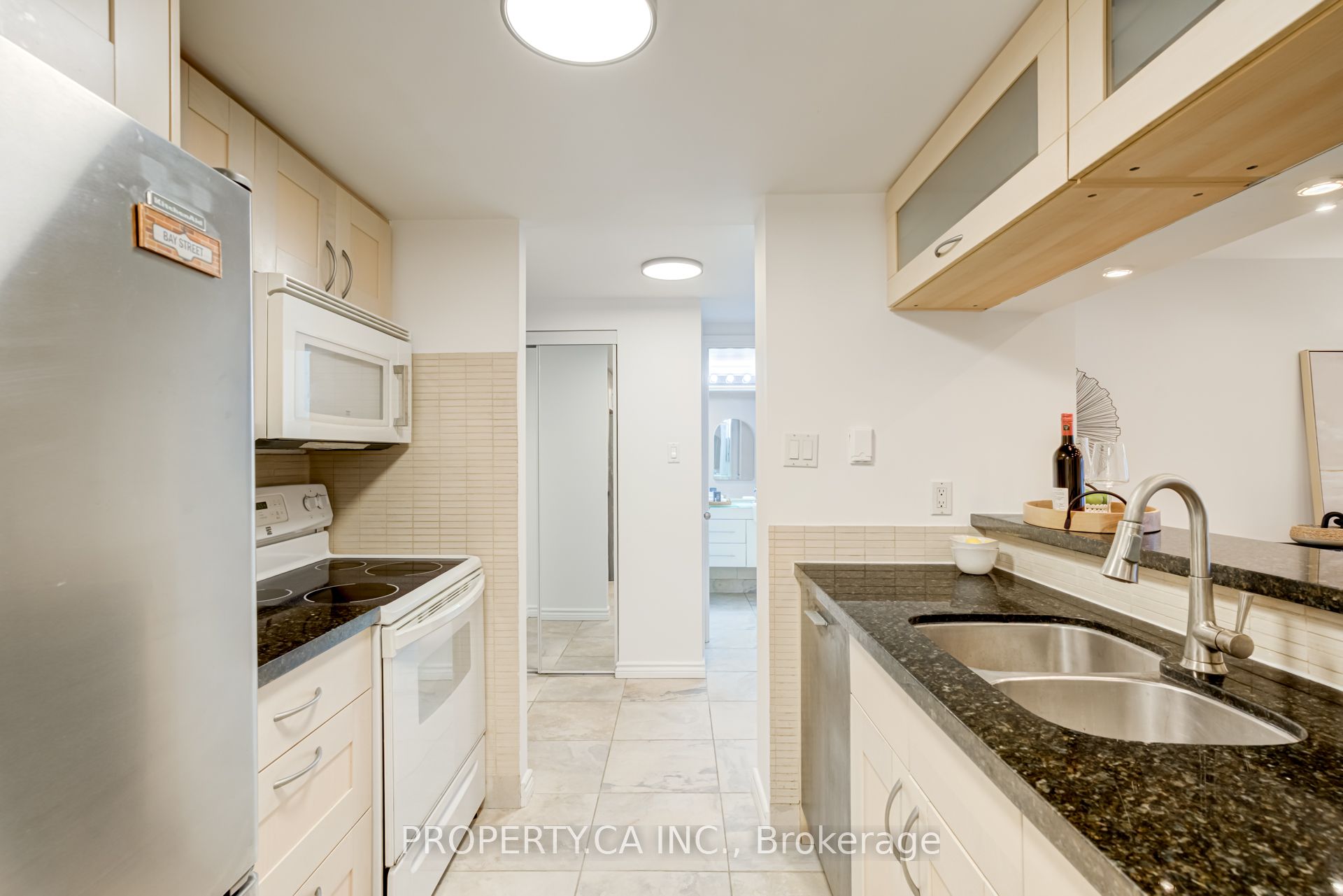 #509 - 717 Bay Street Property Photo 9