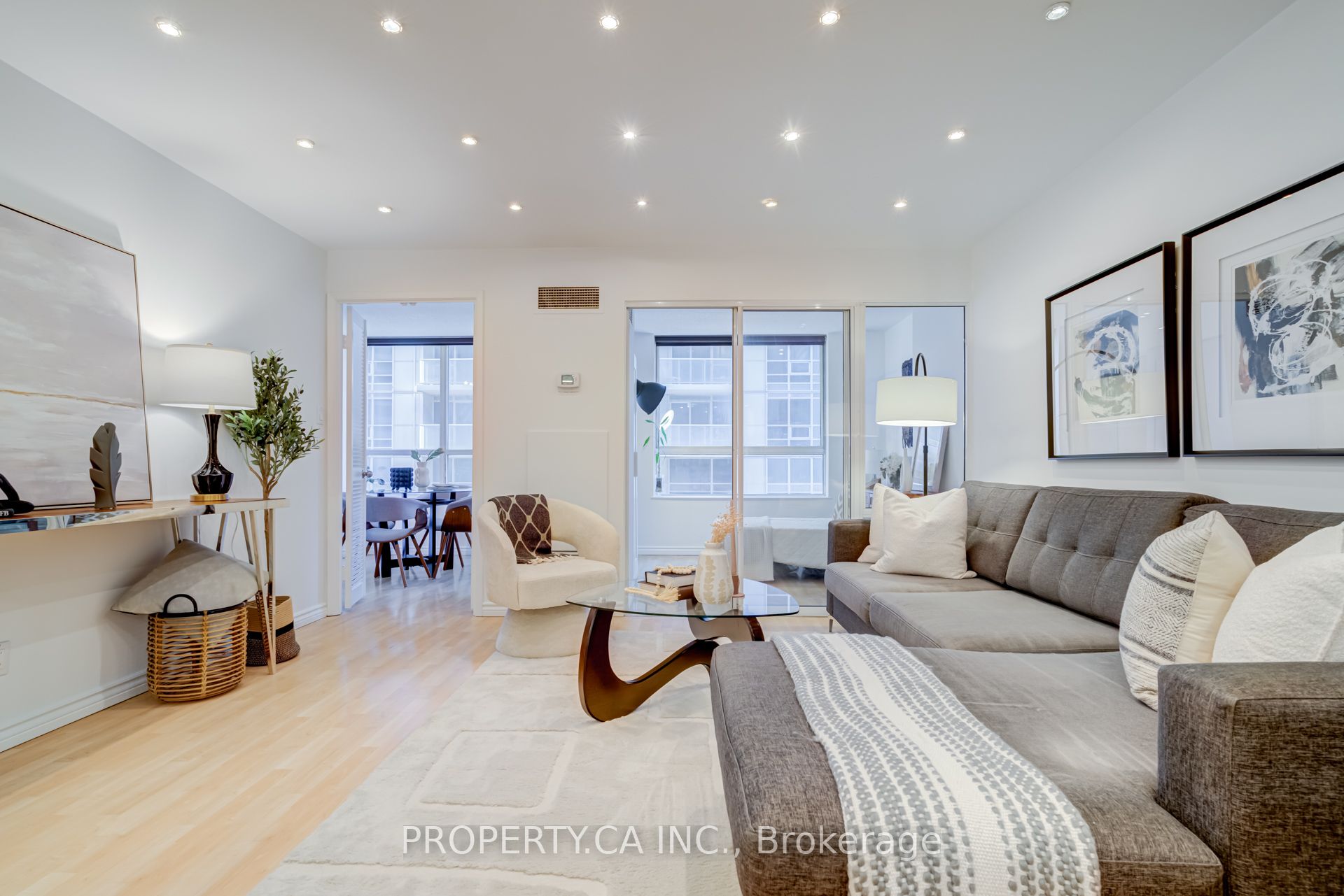 #509 - 717 Bay Street Property Photo 16