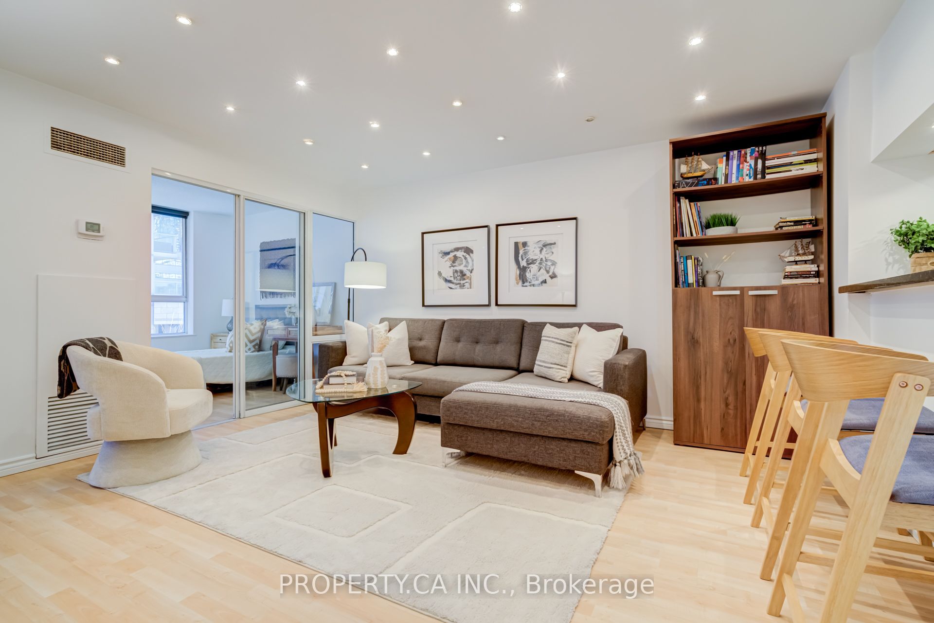 #509 - 717 Bay Street Property Photo 18