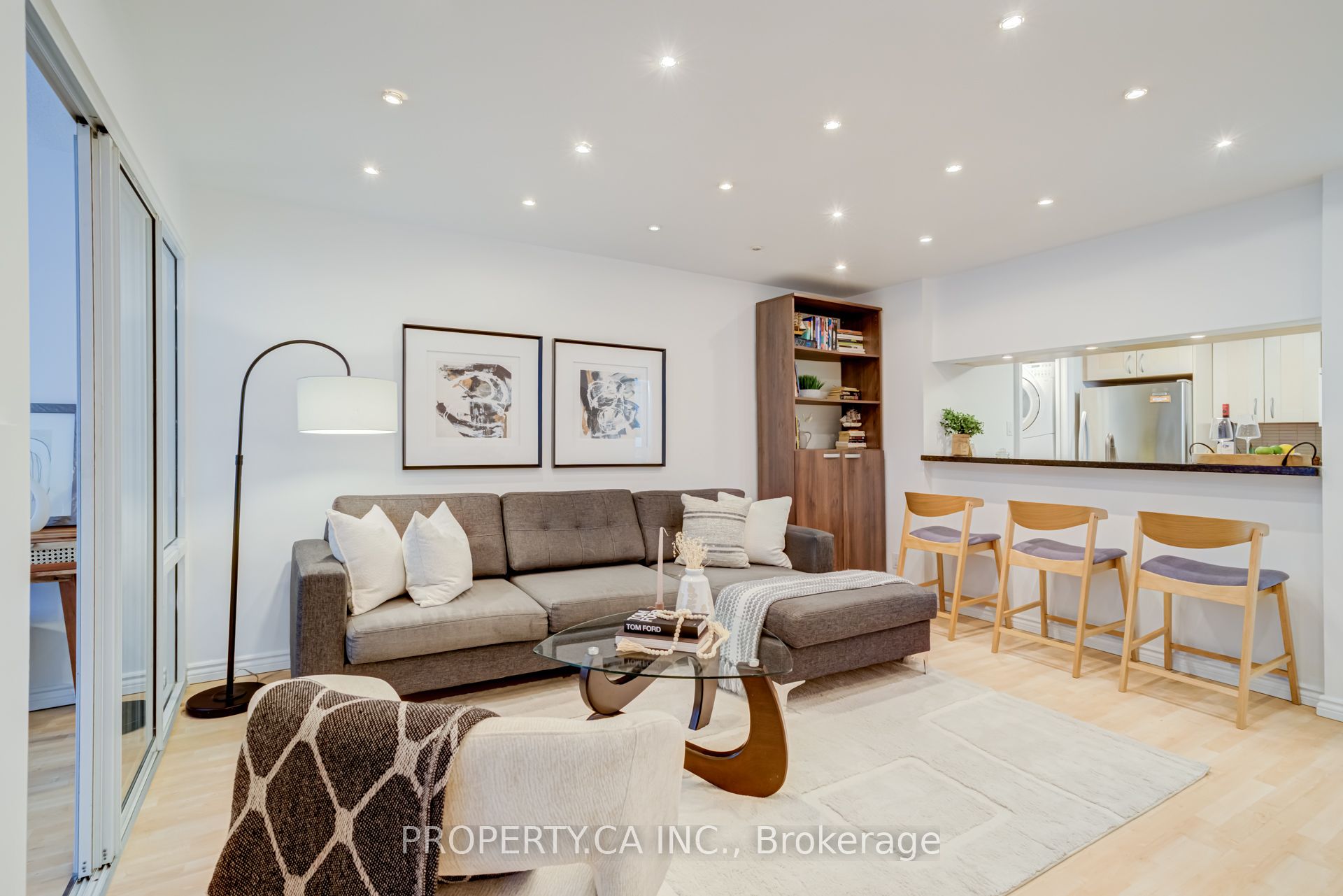 #509 - 717 Bay Street Property Photo 19