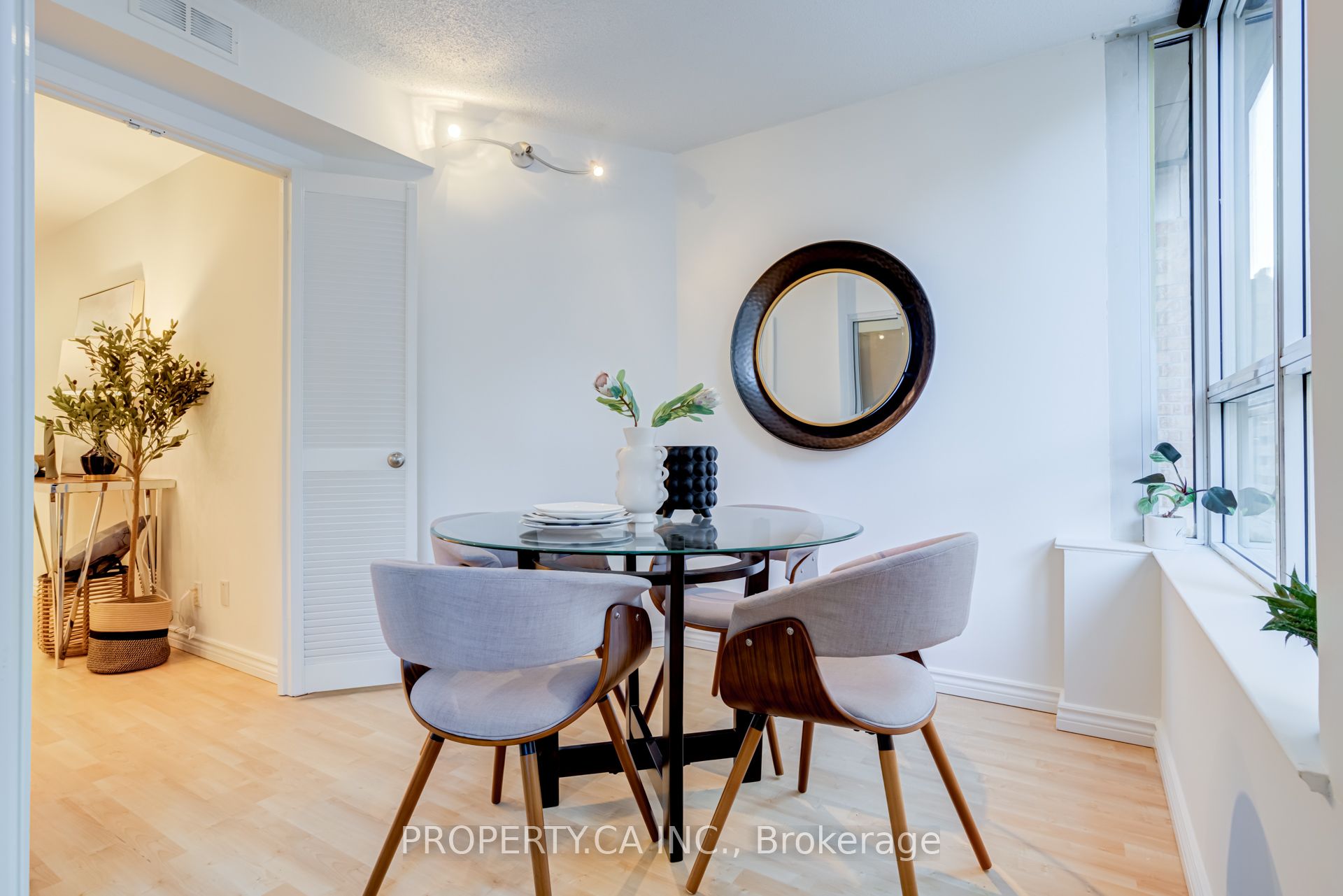 #509 - 717 Bay Street Property Photo 24
