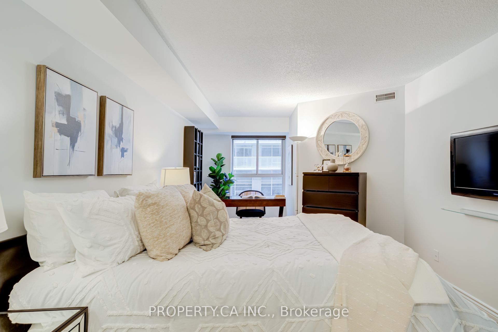 #509 - 717 Bay Street Property Photo 31