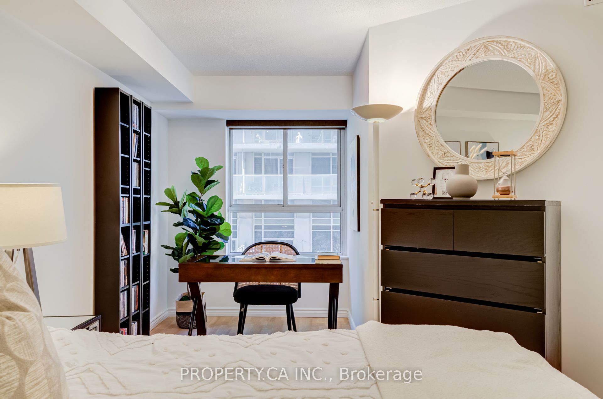 #509 - 717 Bay Street Property Photo 34