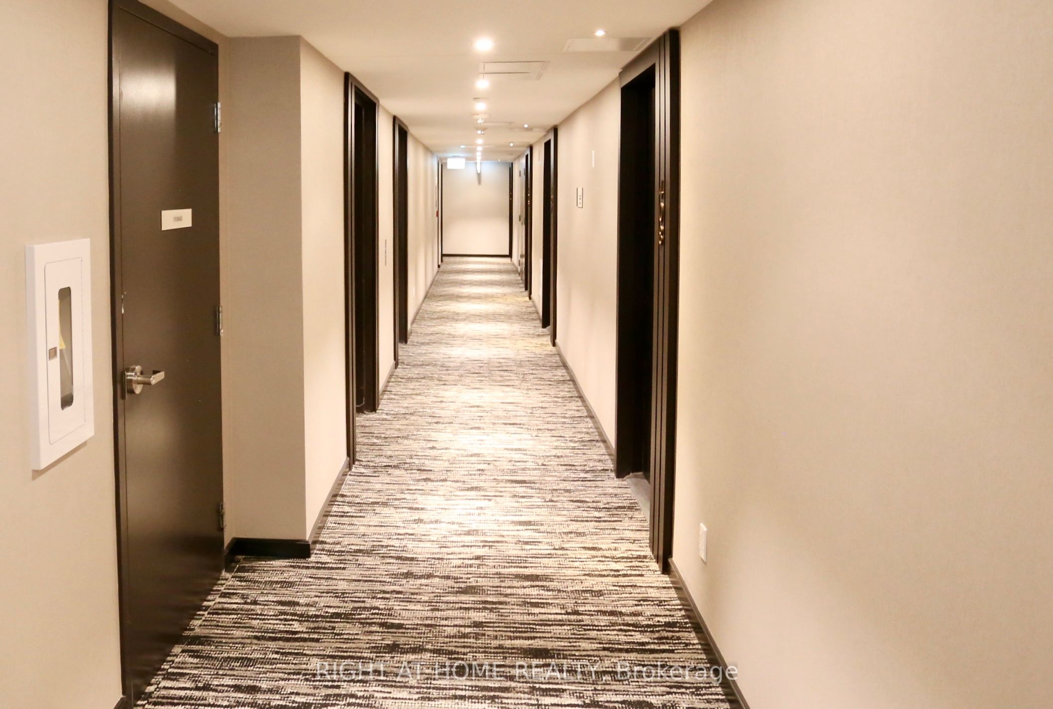 #2303 - 501 Yonge Street Property Photo 5