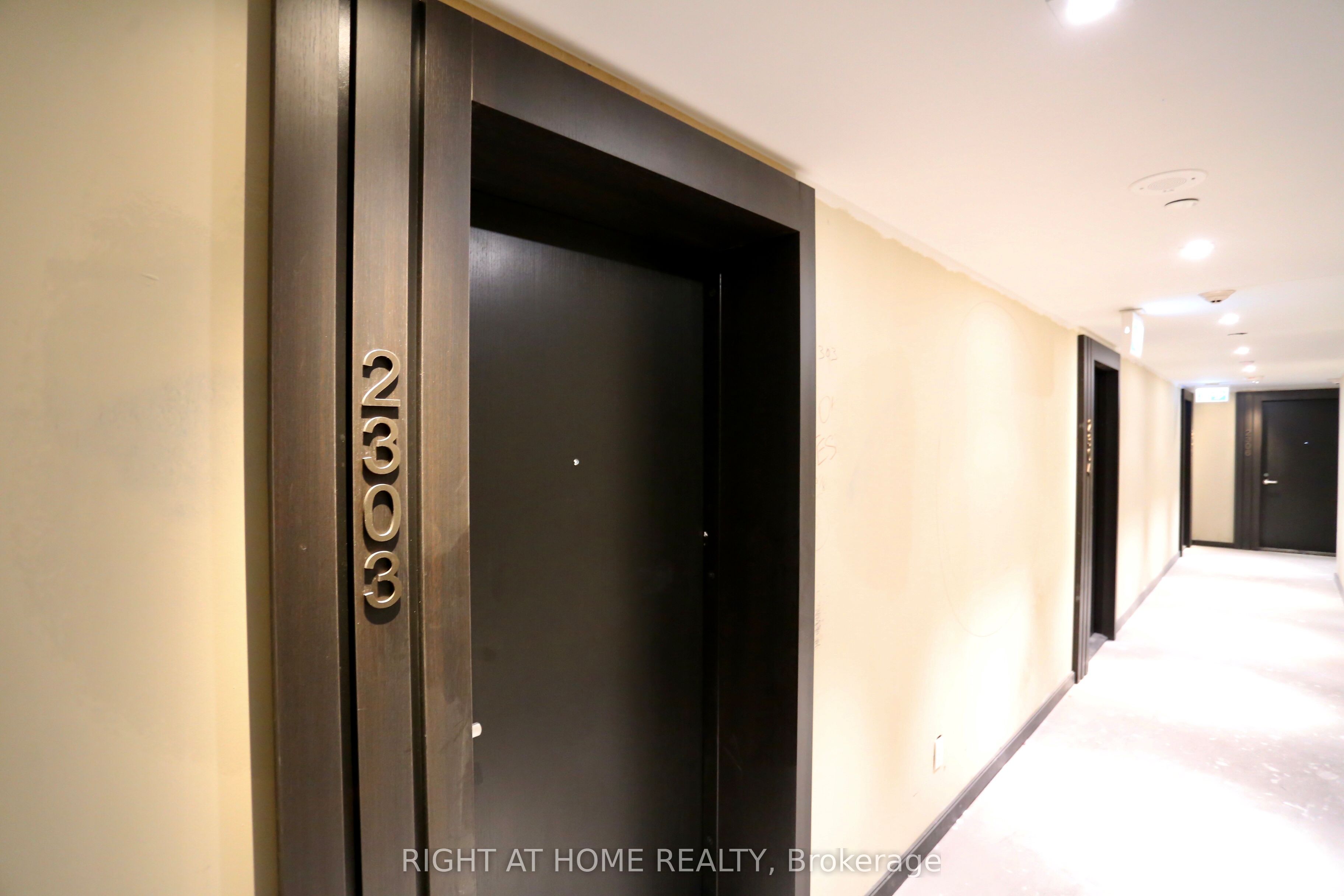 #2303 - 501 Yonge Street Property Photo 6