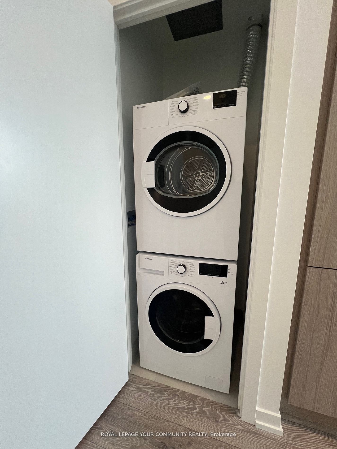 #1016 - 2020 Bathurst Street Property Photo 5