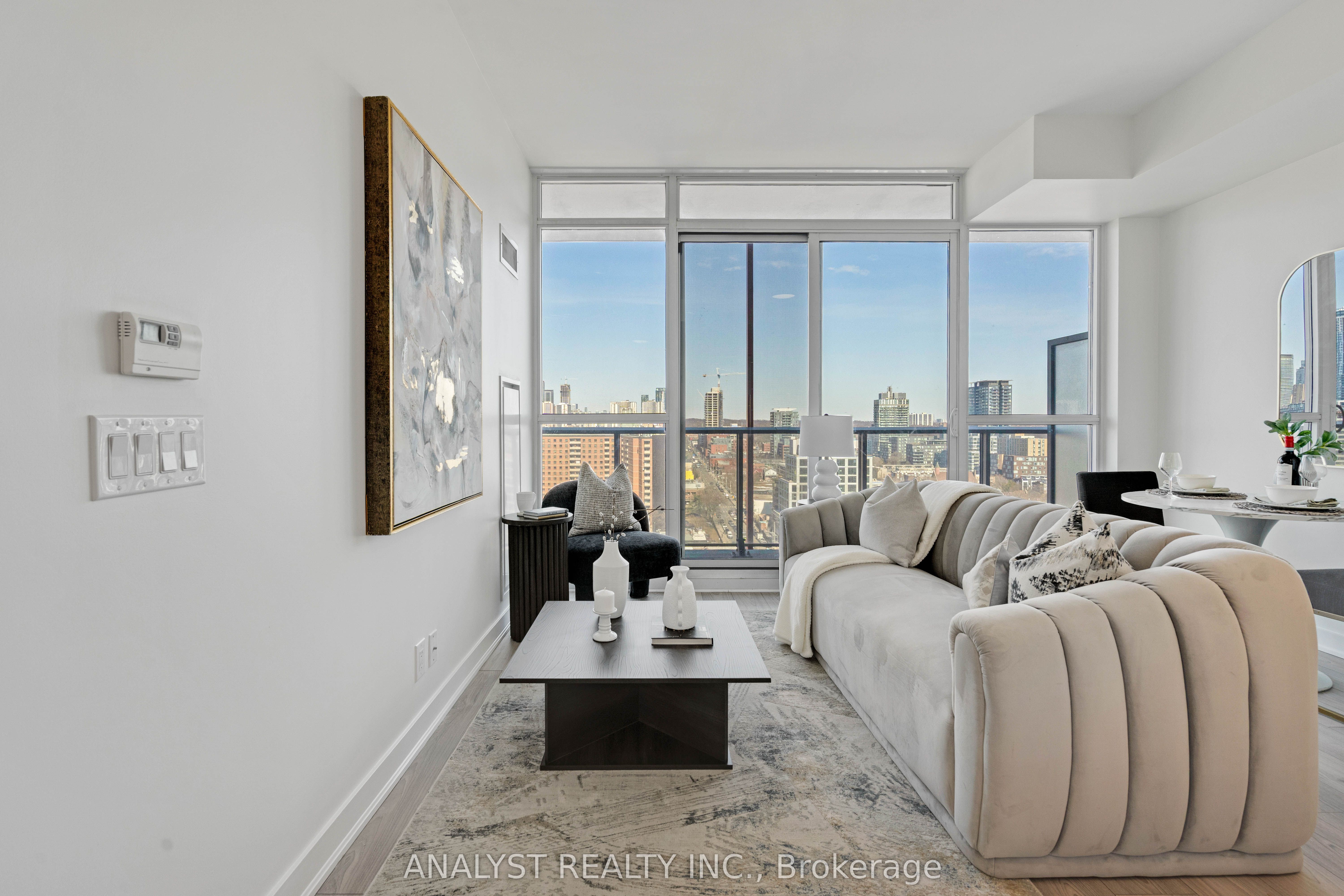 #1603 - 120 Parliament Street Property Photo 3