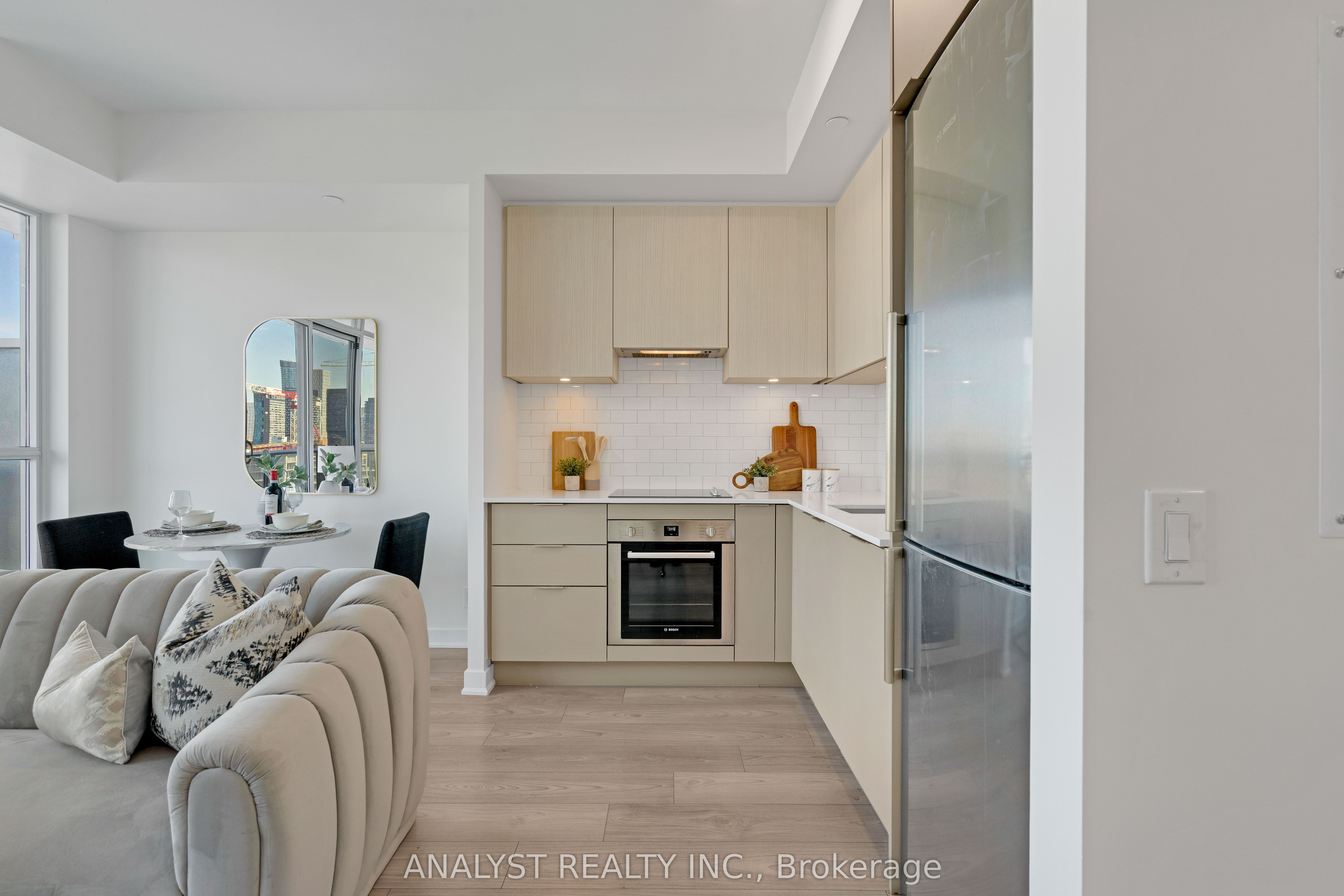 #1603 - 120 Parliament Street Property Photo 5