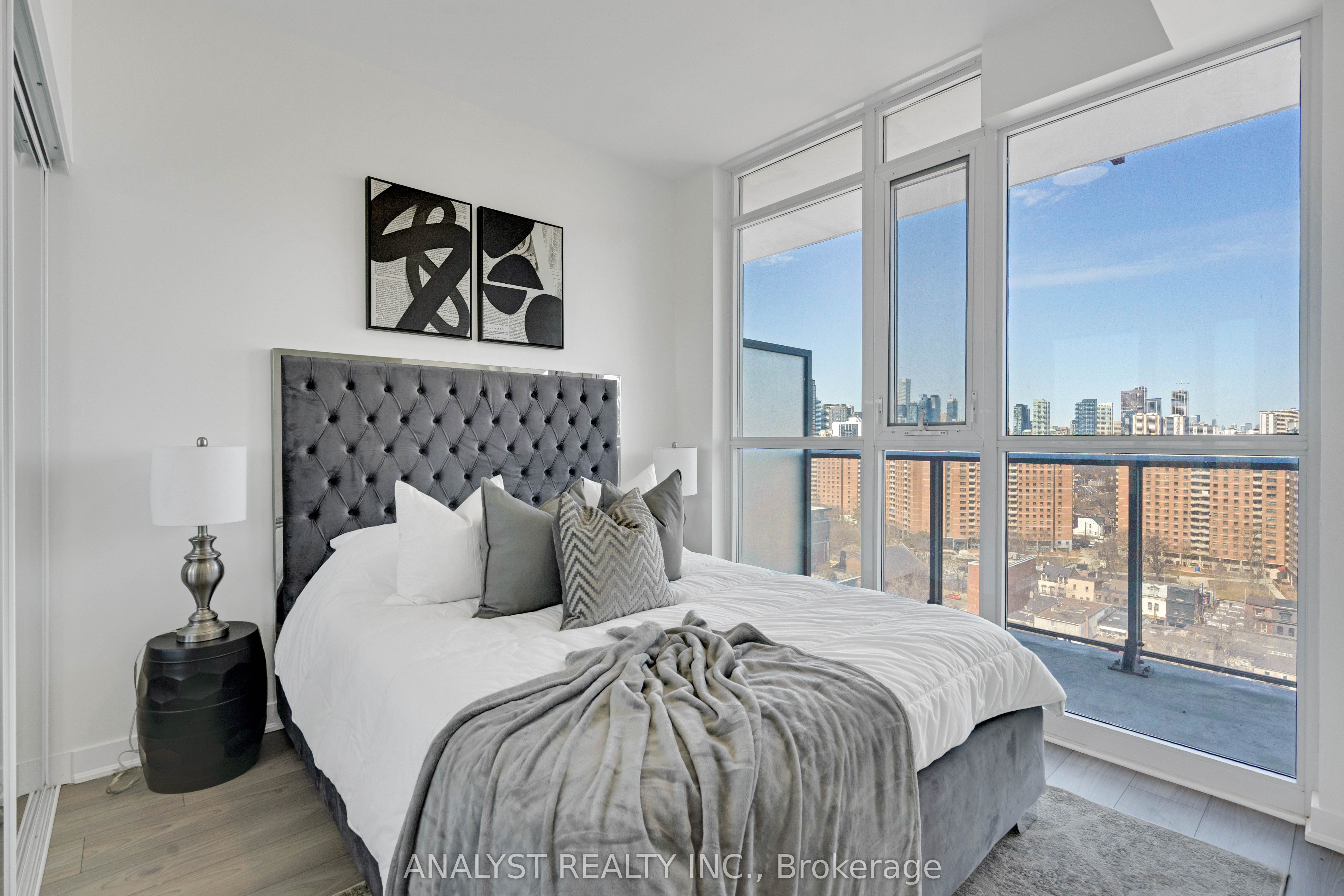 #1603 - 120 Parliament Street Property Photo 12