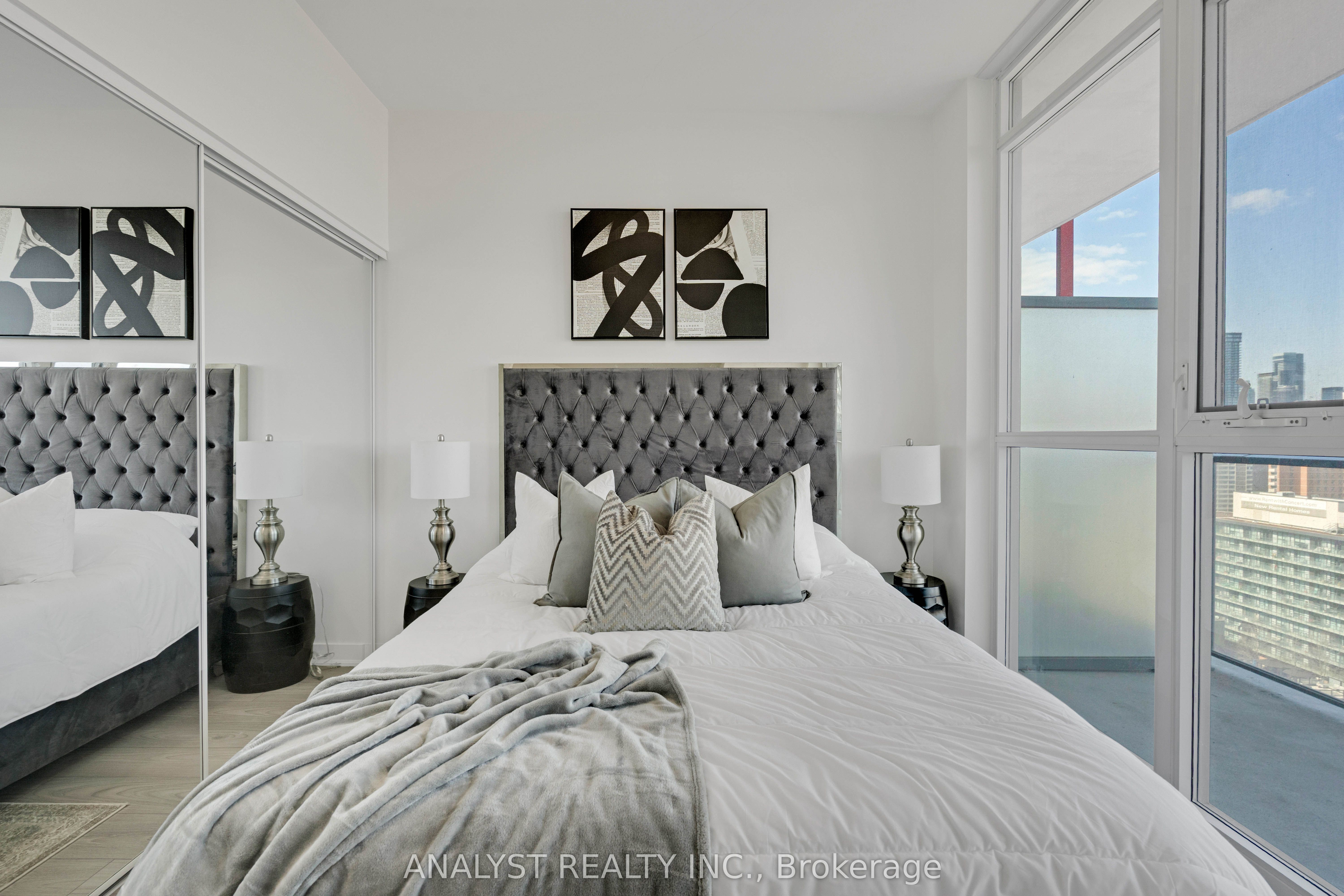 #1603 - 120 Parliament Street Property Photo 13
