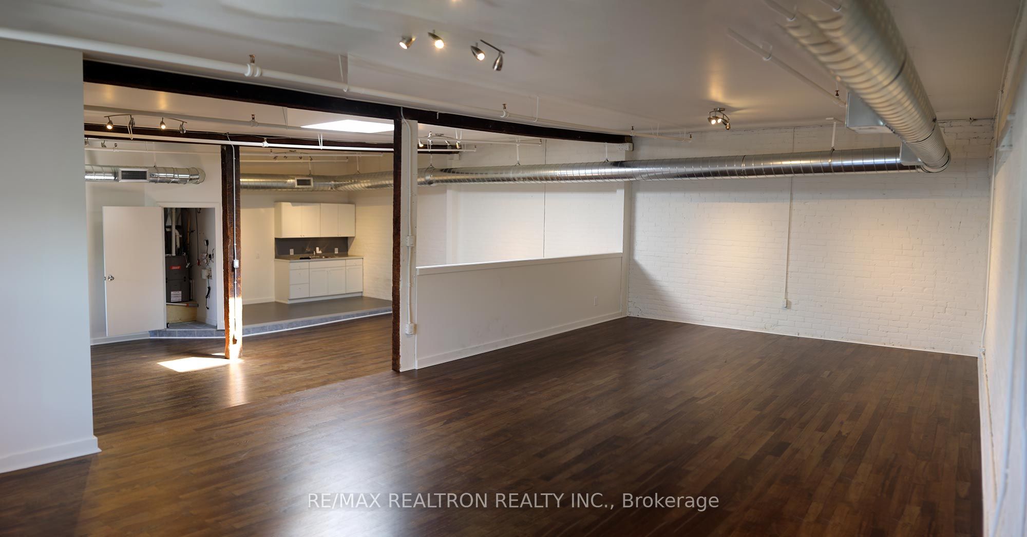 135 Tecumseth Street 14a Property Photo 4