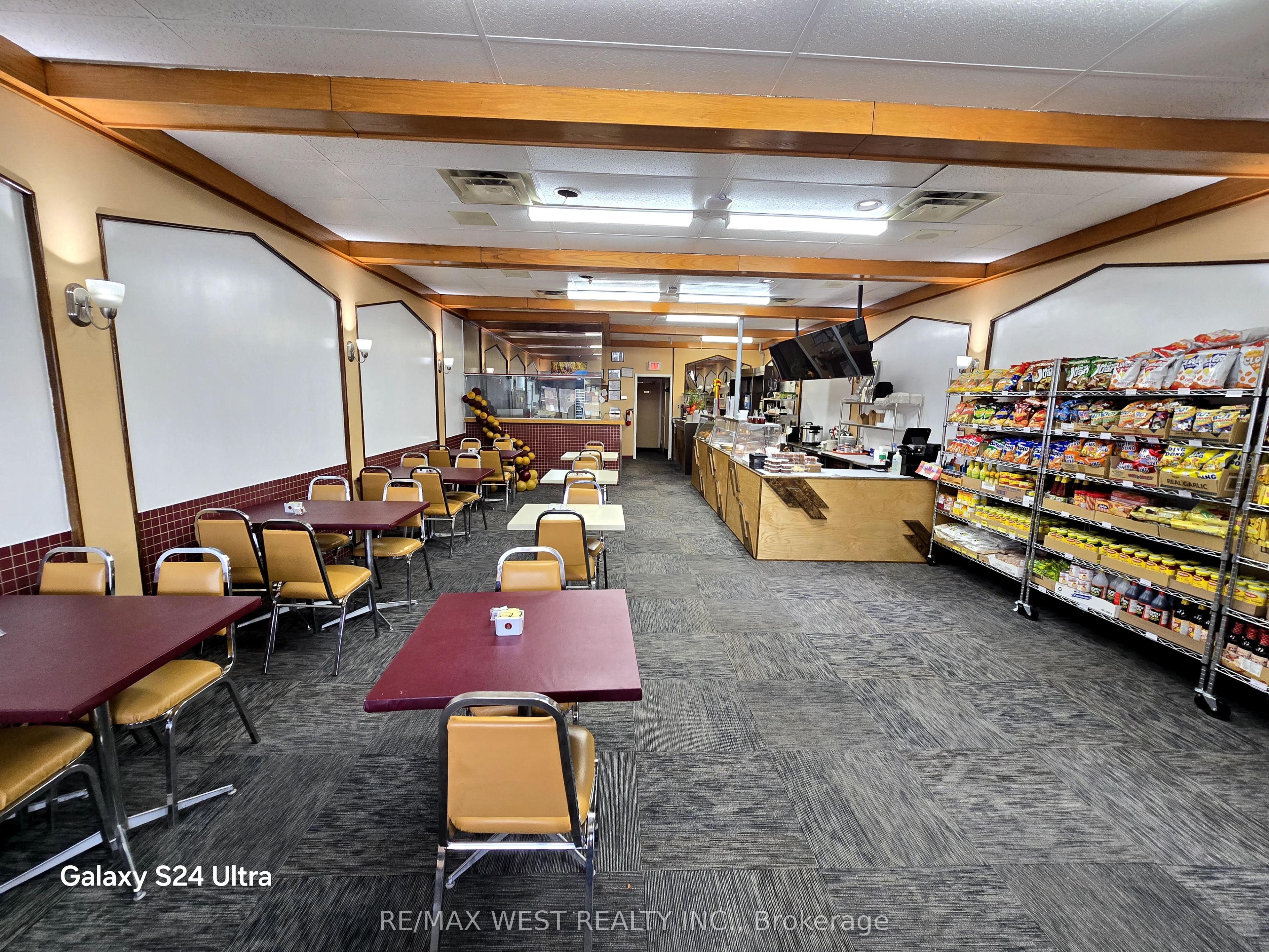 #2 - 1646 Victoria Park Avenue Property Photo 7