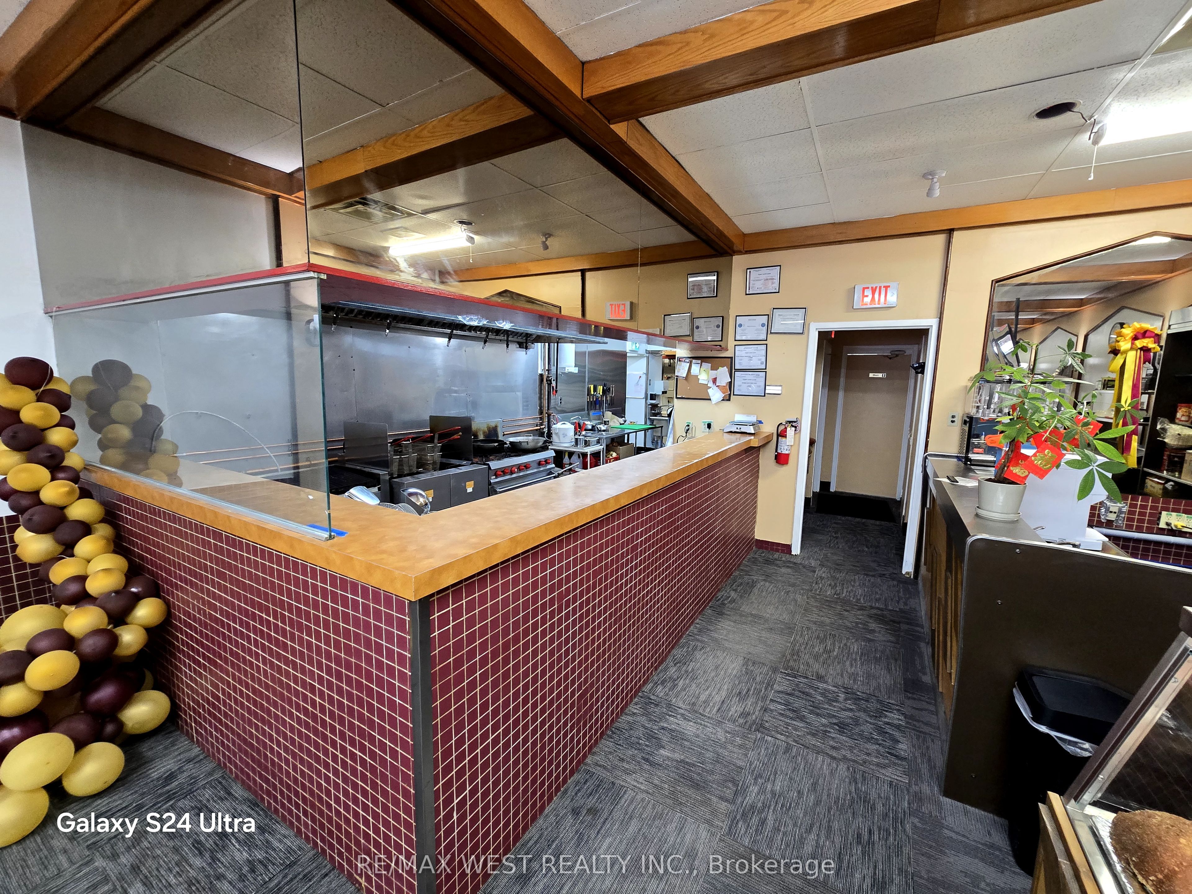 #2 - 1646 Victoria Park Avenue Property Photo 12
