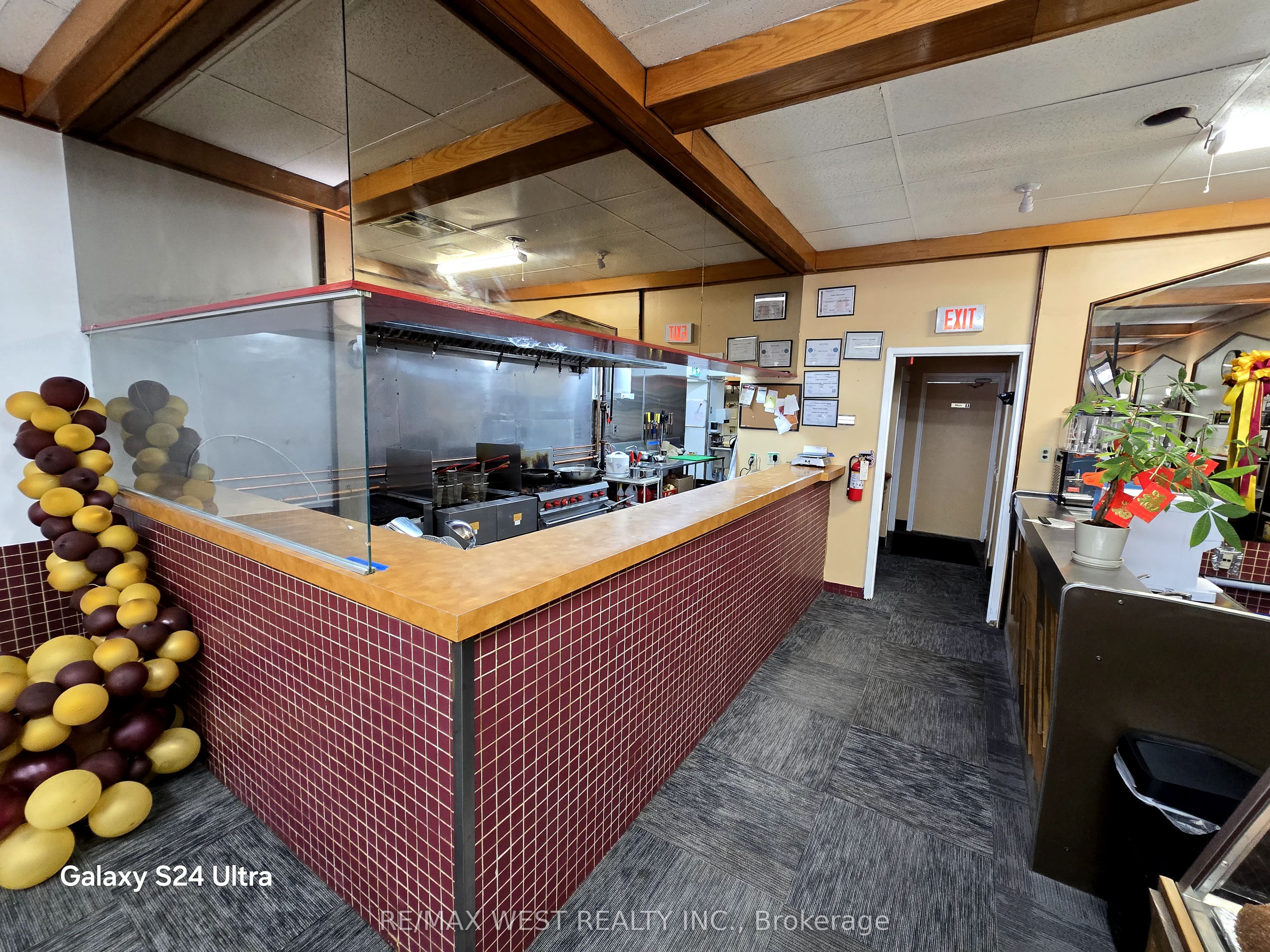 #2 - 1646 Victoria Park Avenue Property Photo 33