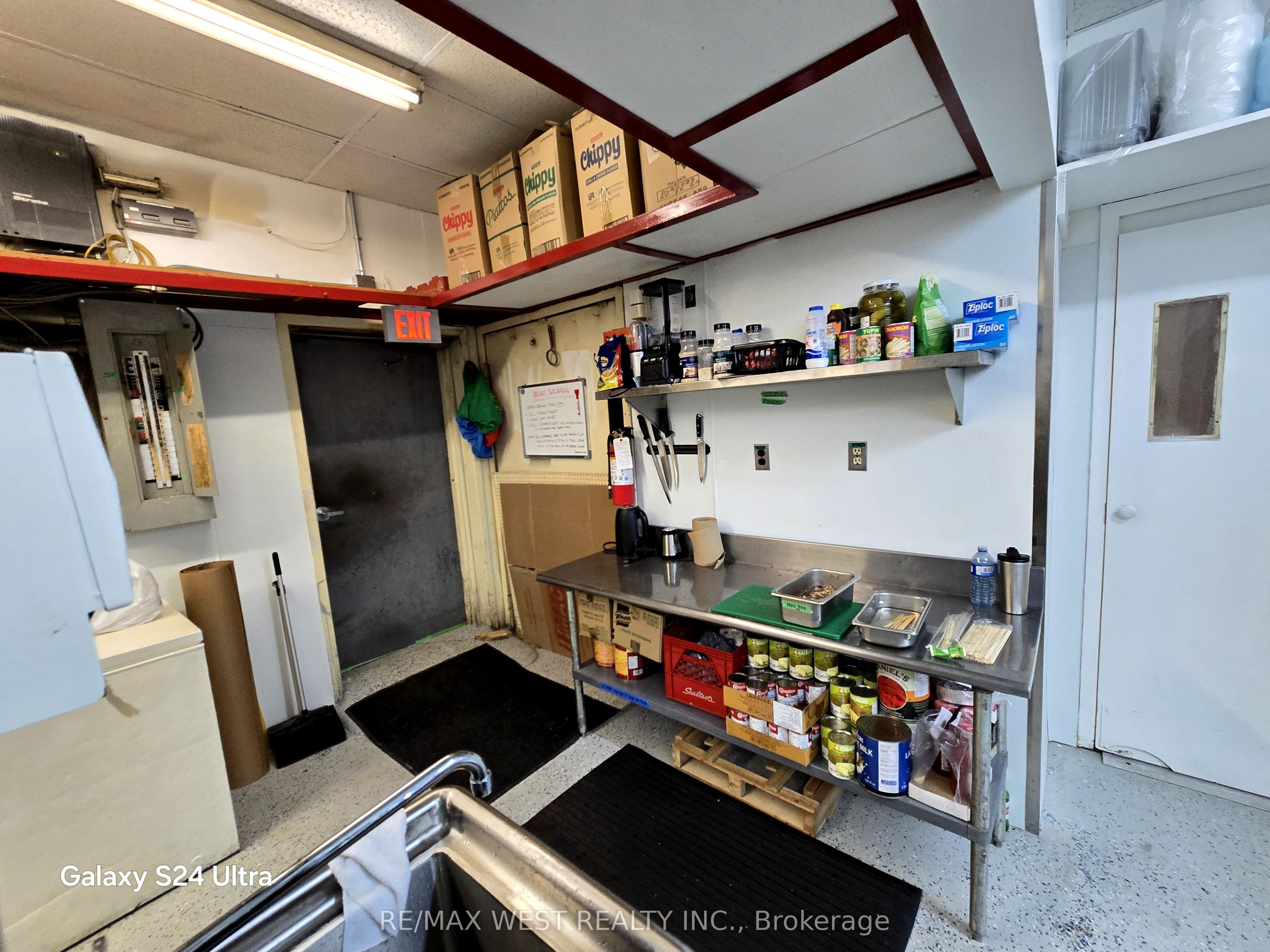 #2 - 1646 Victoria Park Avenue Property Photo 39