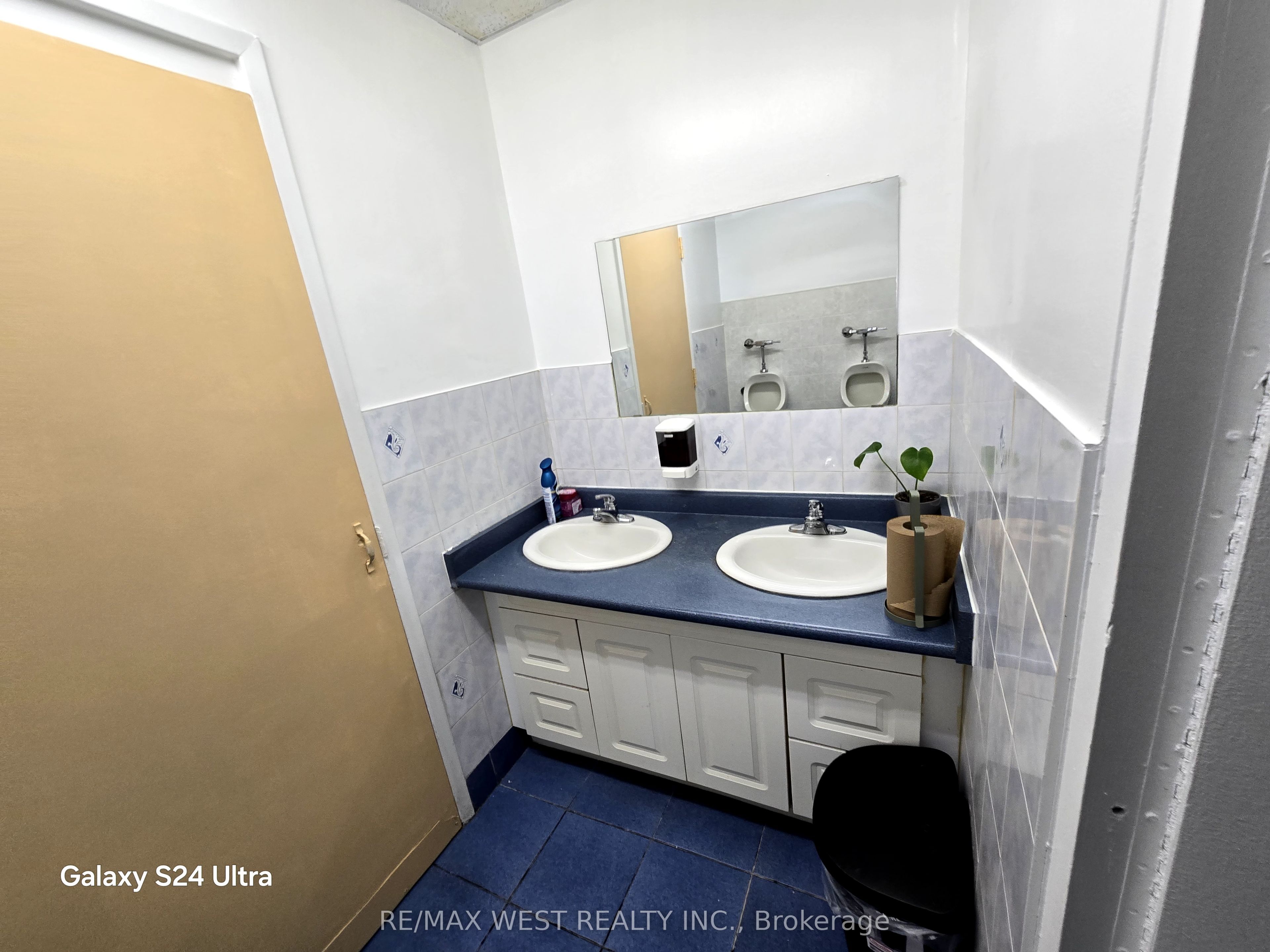 #2 - 1646 Victoria Park Avenue Property Photo 43