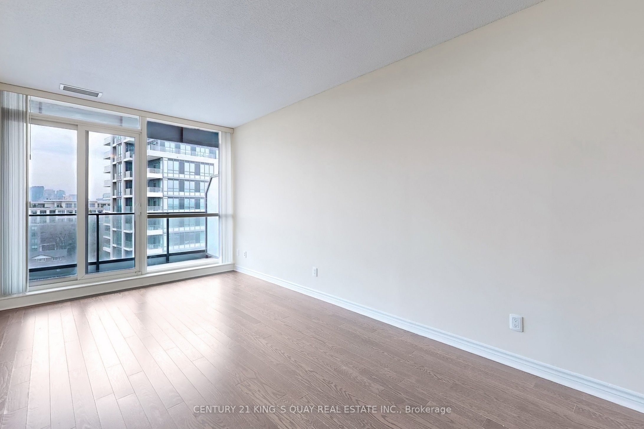 #814 - 2885 Bayview Avenue Property Photo 9