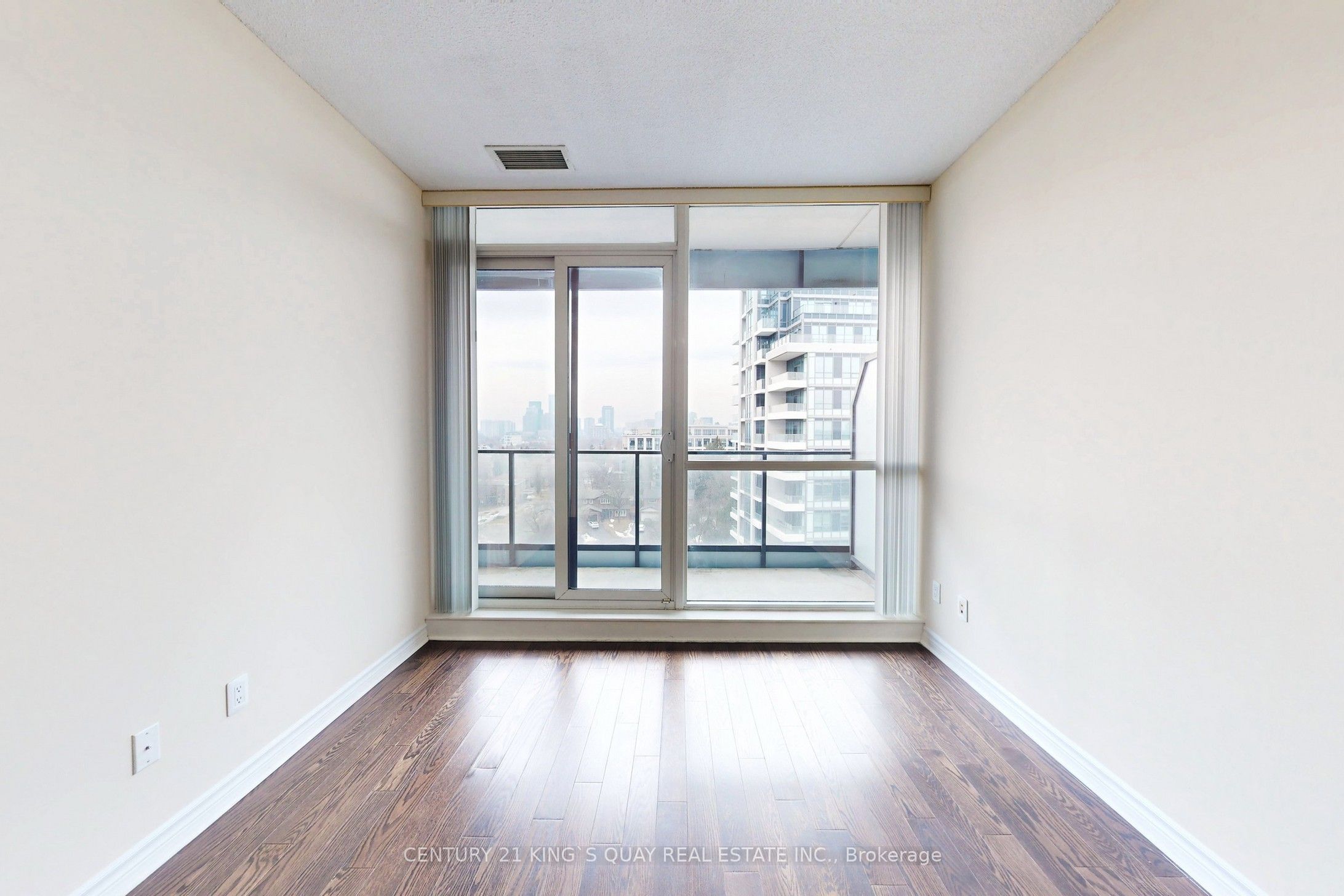 #814 - 2885 Bayview Avenue Property Photo 11