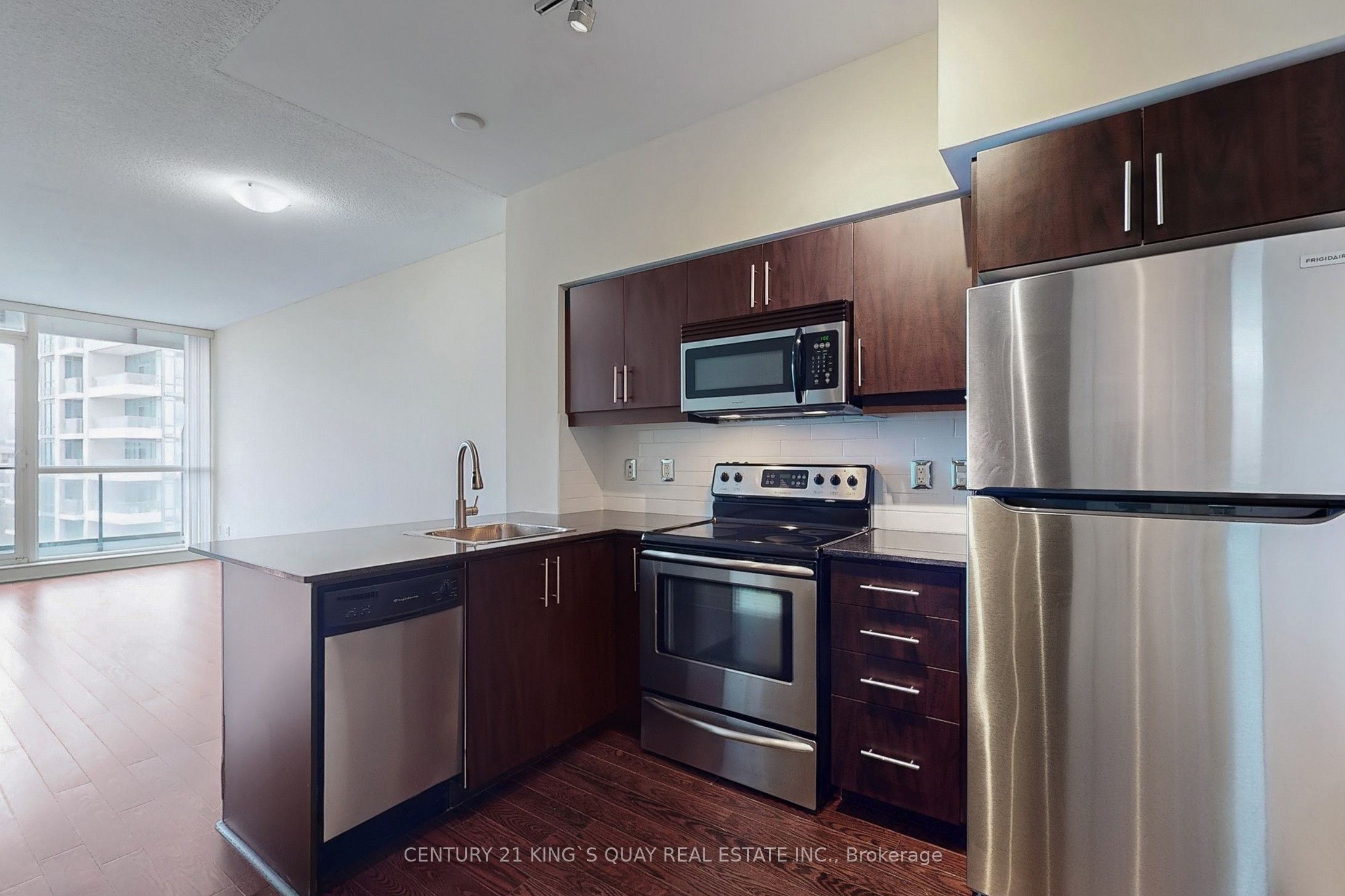 #814 - 2885 Bayview Avenue Property Photo 16